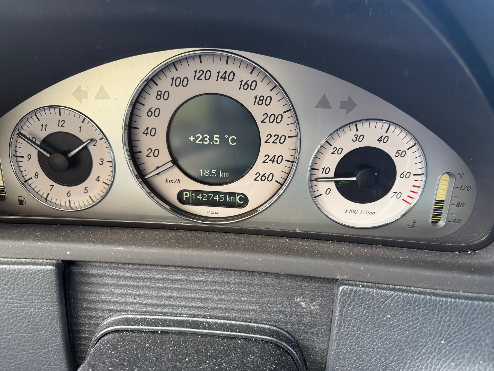 MERCEDES-BENZ CLK 350 Avantgarde 7G-Tronic-image-14