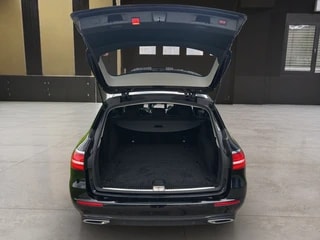 MERCEDES-BENZ E 220 d Avantgarde 9G-Tronic-image-13