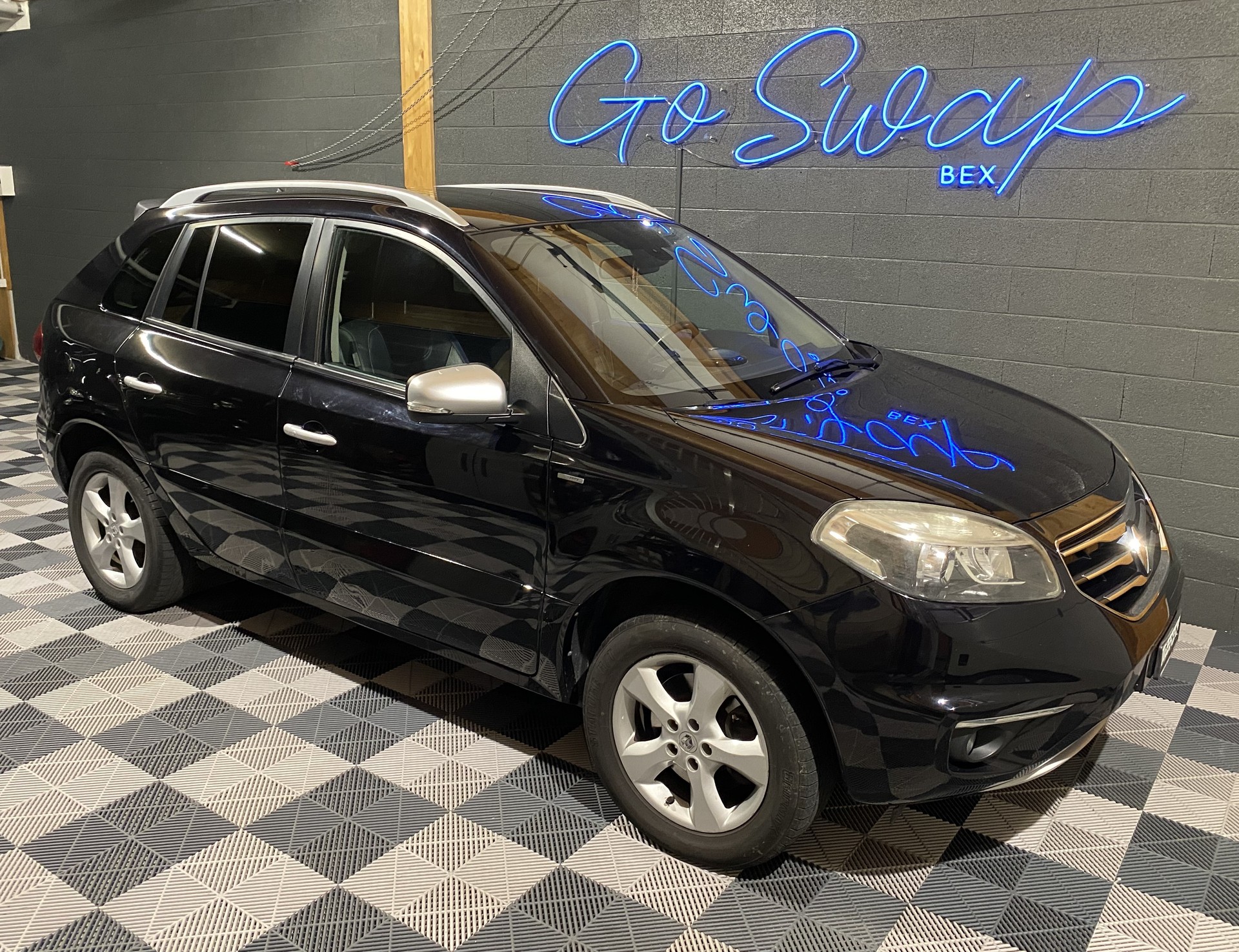 RENAULT Koleos 2.5 Bose 4x4-showroom-element-1