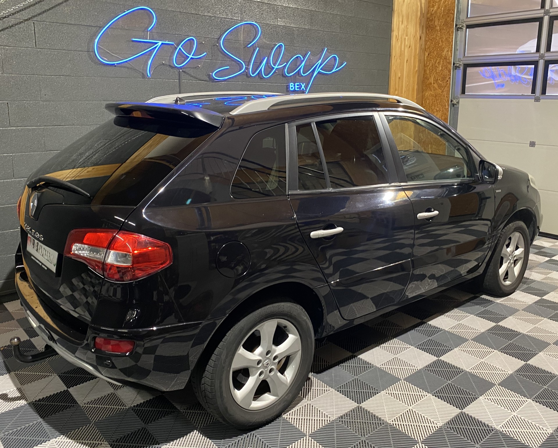 RENAULT Koleos 2.5 Bose 4x4-showroom-element-3