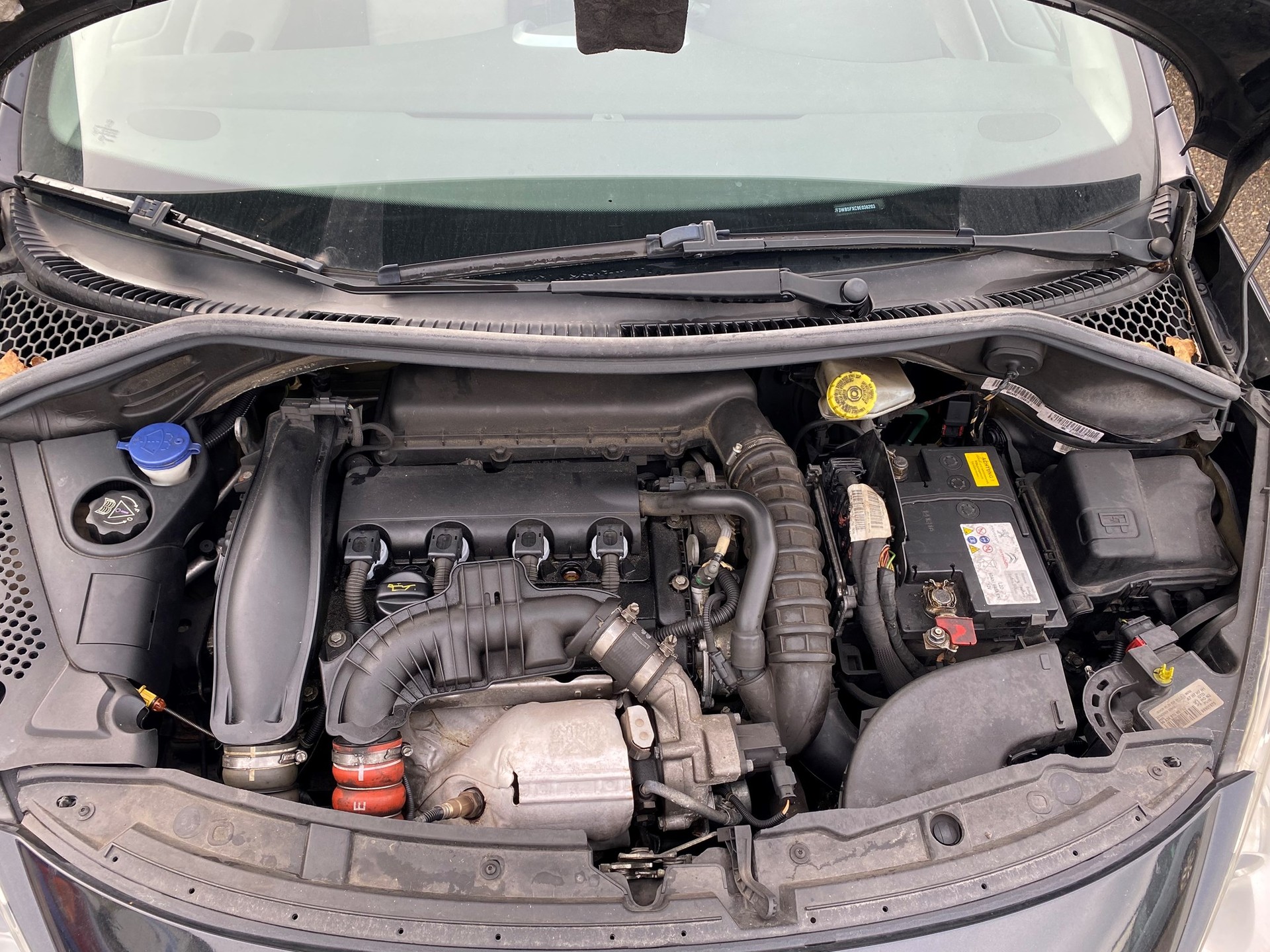 PEUGEOT 207 CC 1.6 16V Turbo Roland Garros-image-9