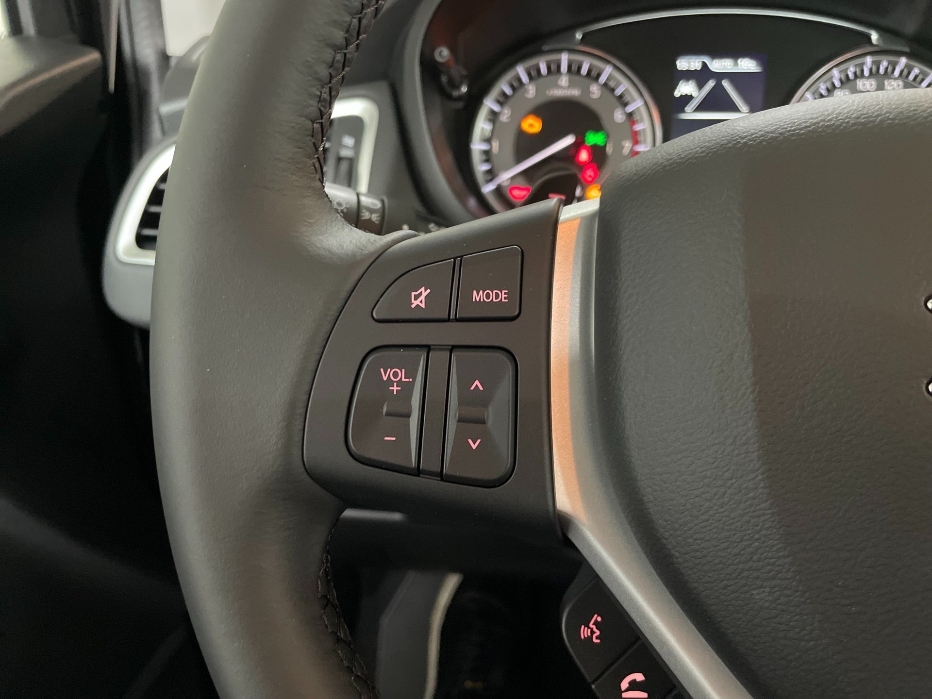 SUZUKI S-Cross 1.5 Compact Top Hybrid-image-14