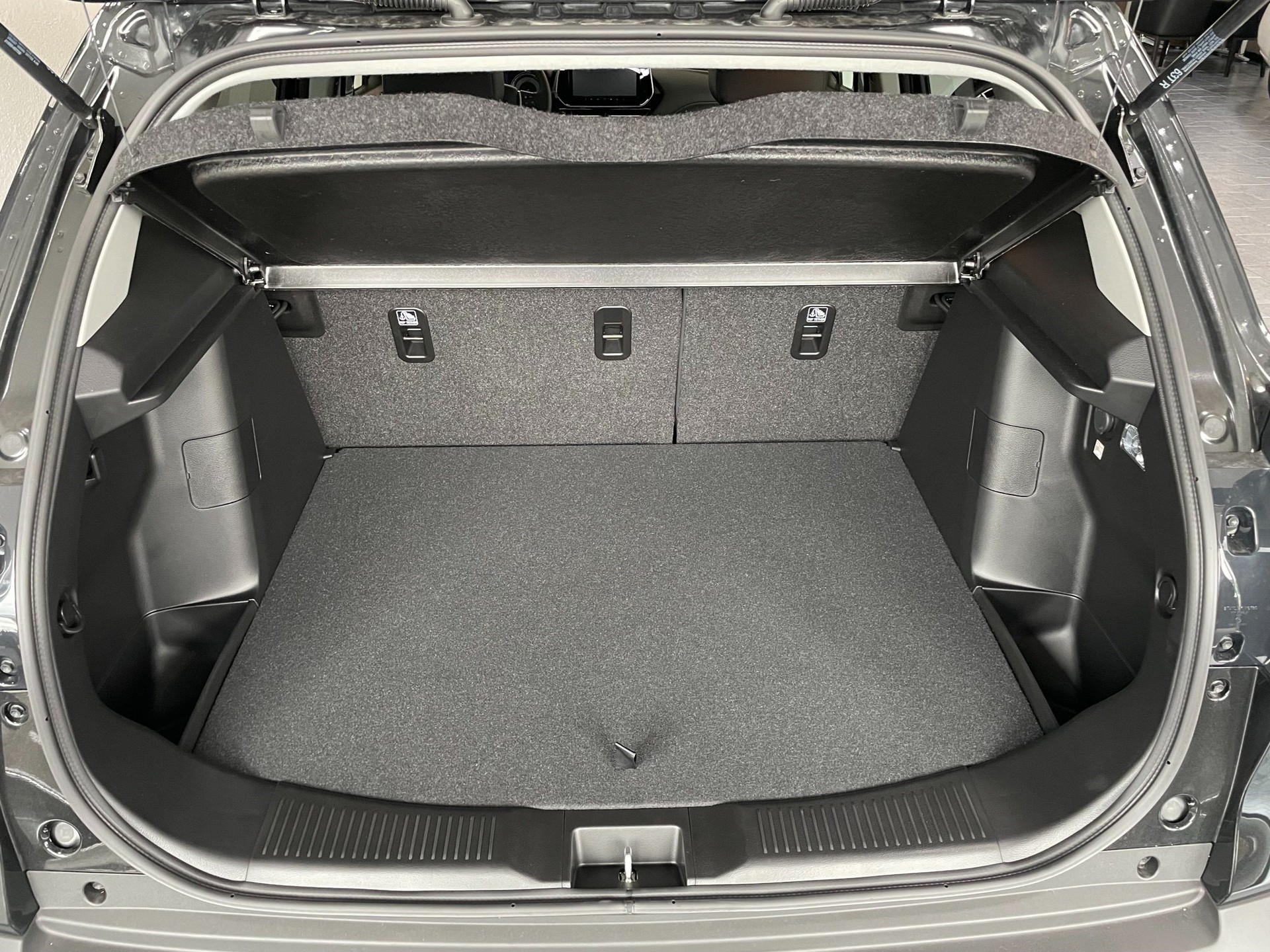 SUZUKI S-Cross 1.5 Compact Top Hybrid-image-28