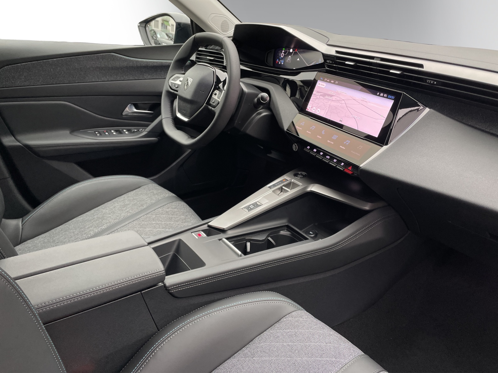 PEUGEOT 408 1.2 PureTech Allure Pack EAT8-image-13