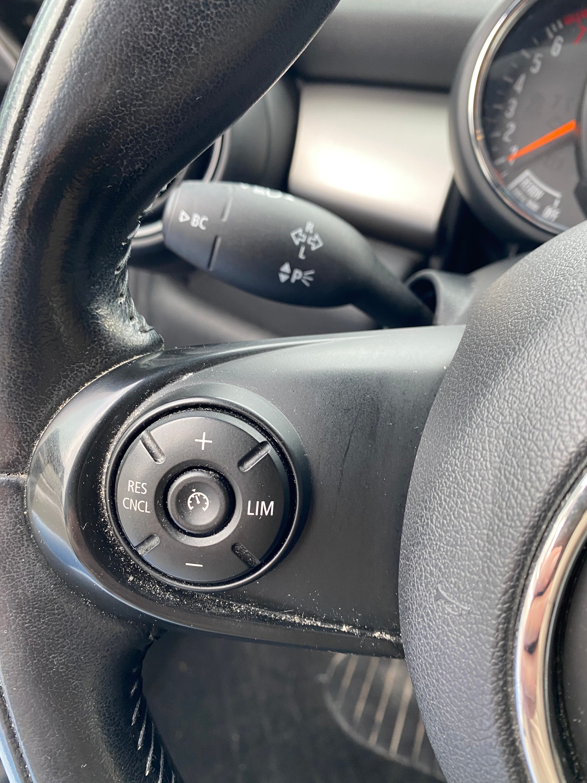 MINI Mini Cooper S-image-10