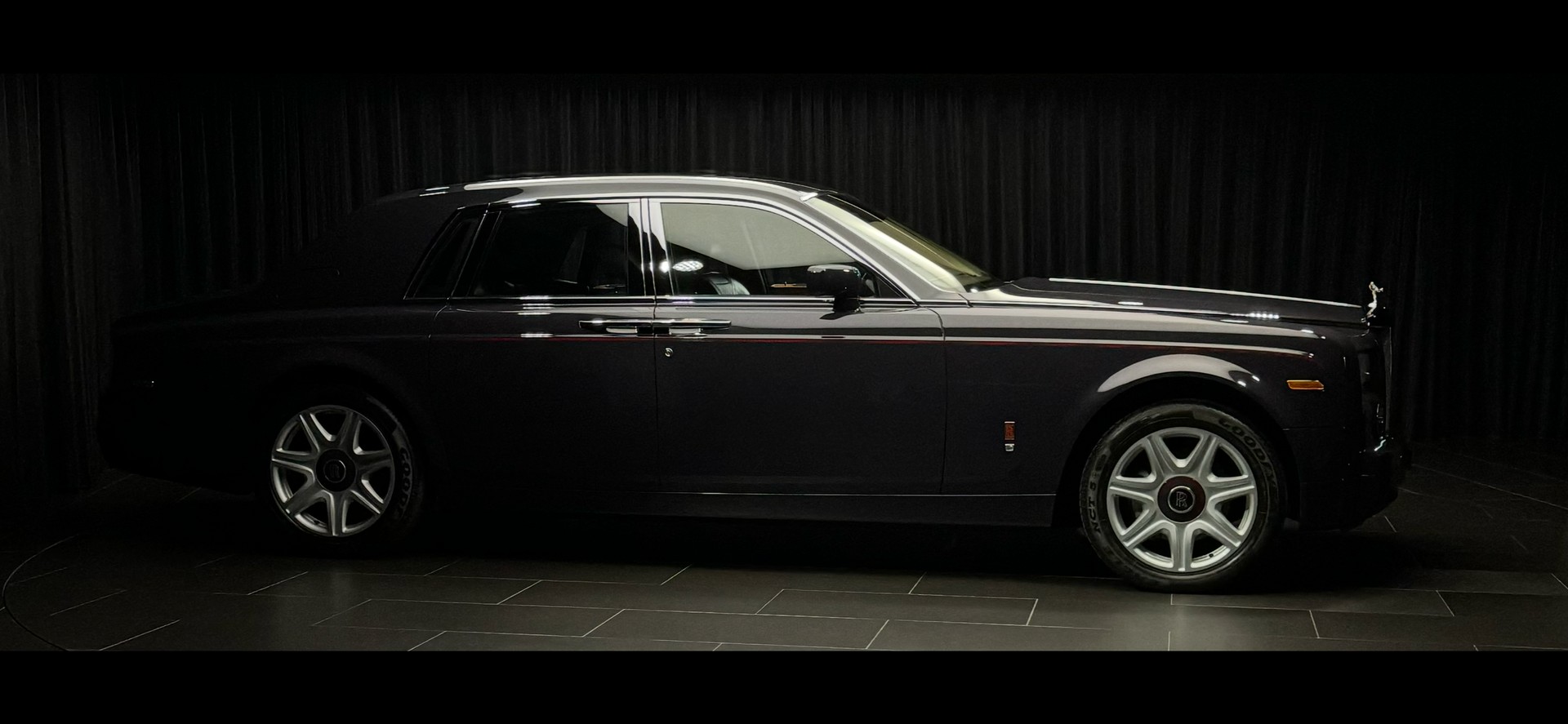 ROLLS-ROYCE Phantom 6.7 V12-image-1
