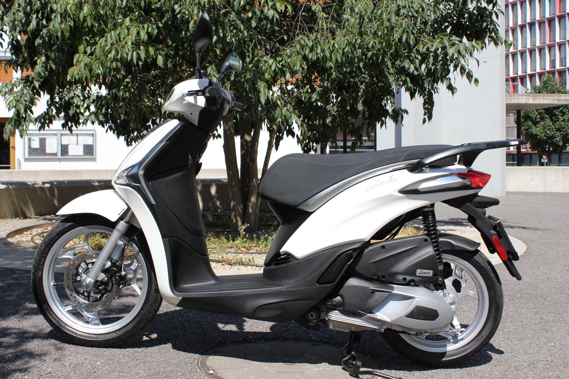 PIAGGIO Liberty 125 E5+-image-4
