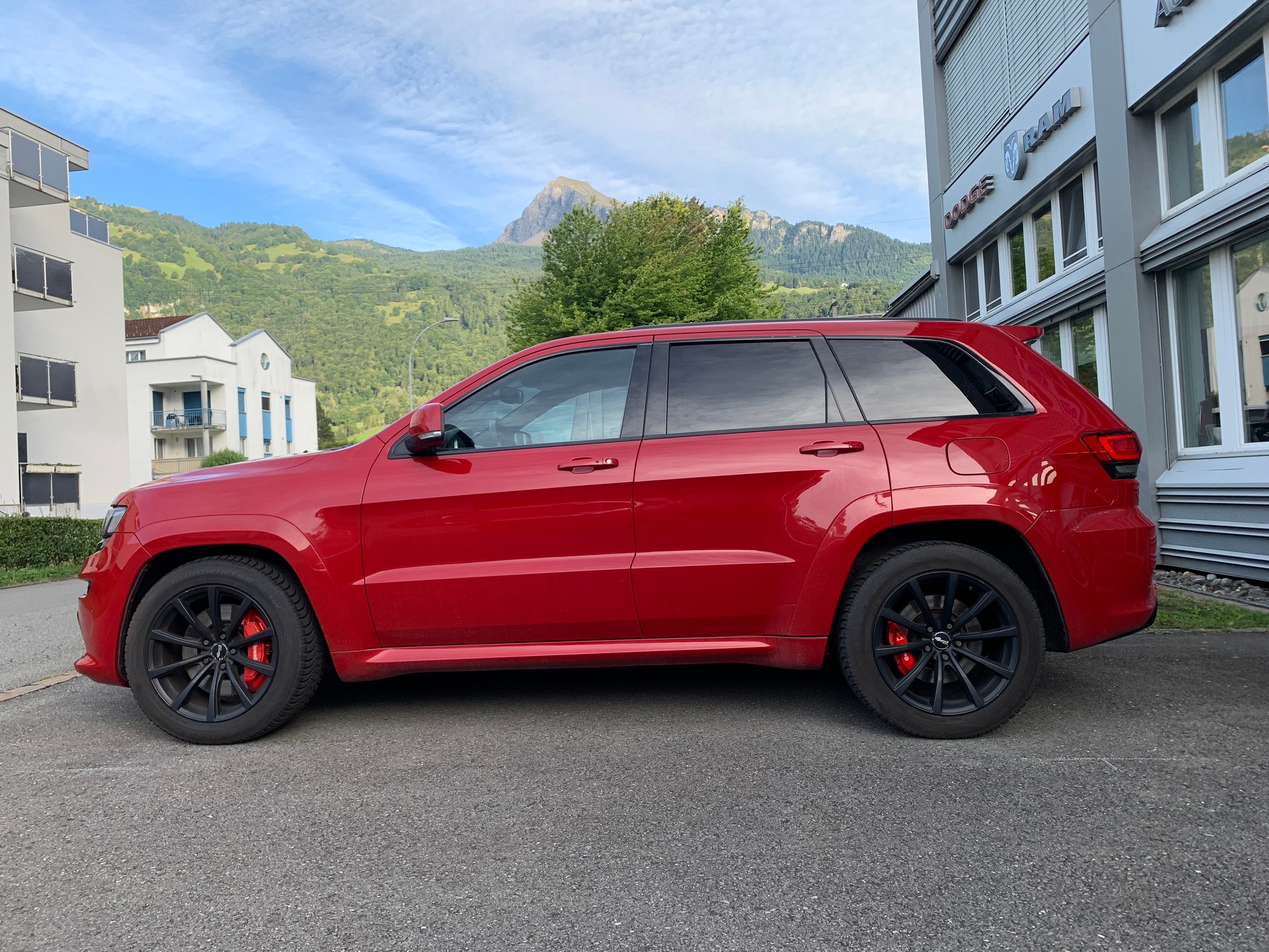 JEEP Grand Cherokee 6.4 V8 HEMI SRT8 Automatic-image-2