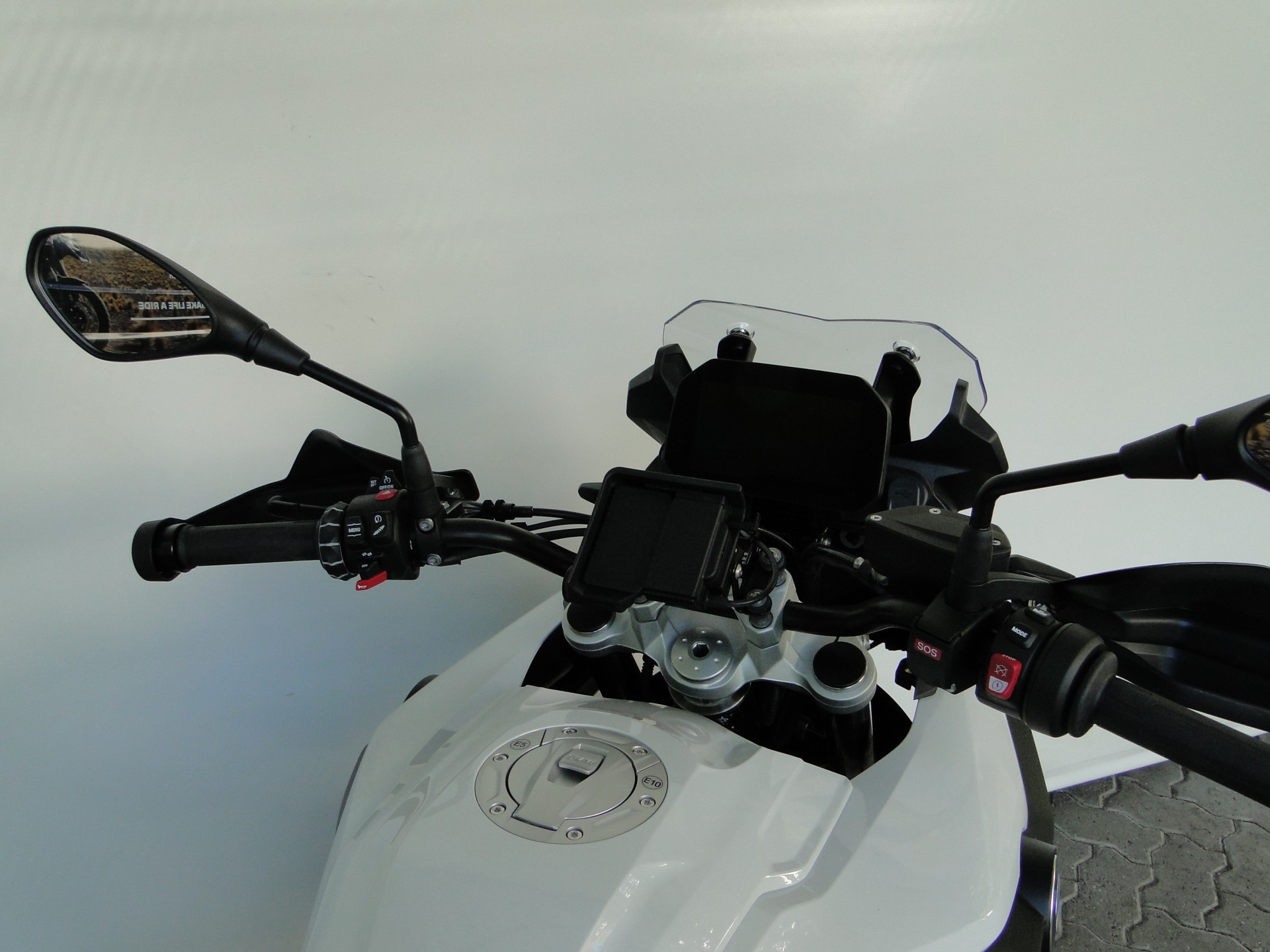 BMW F 800 GS-image-4