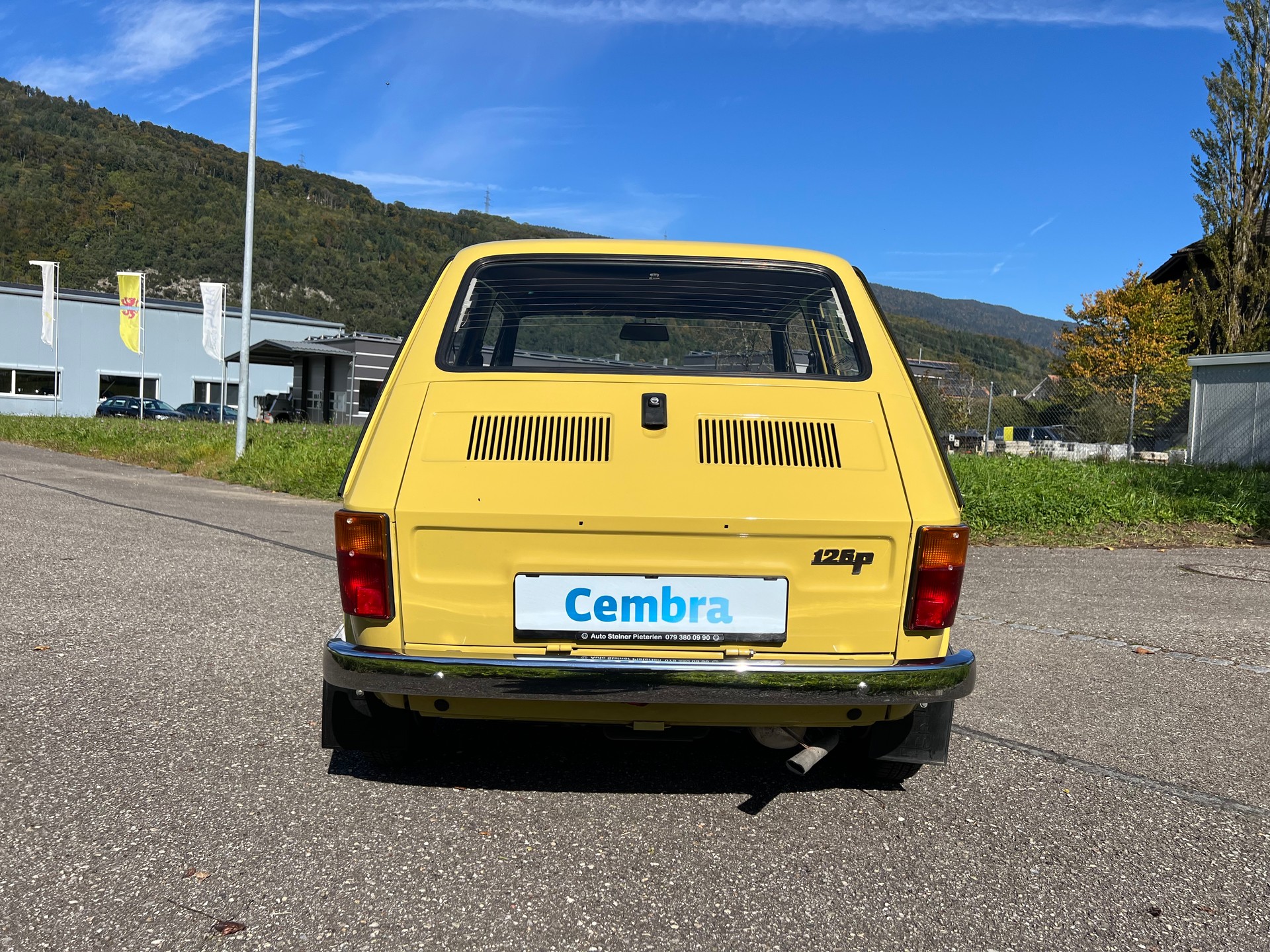 FIAT FIAT 126 A1 MIT NUR 30`000 KM. ÜBER 9000.- INVESTIERT !! FAST WIE NEU !! LÄUFT TOP !! KEIN ROST !!-showroom-element-3
