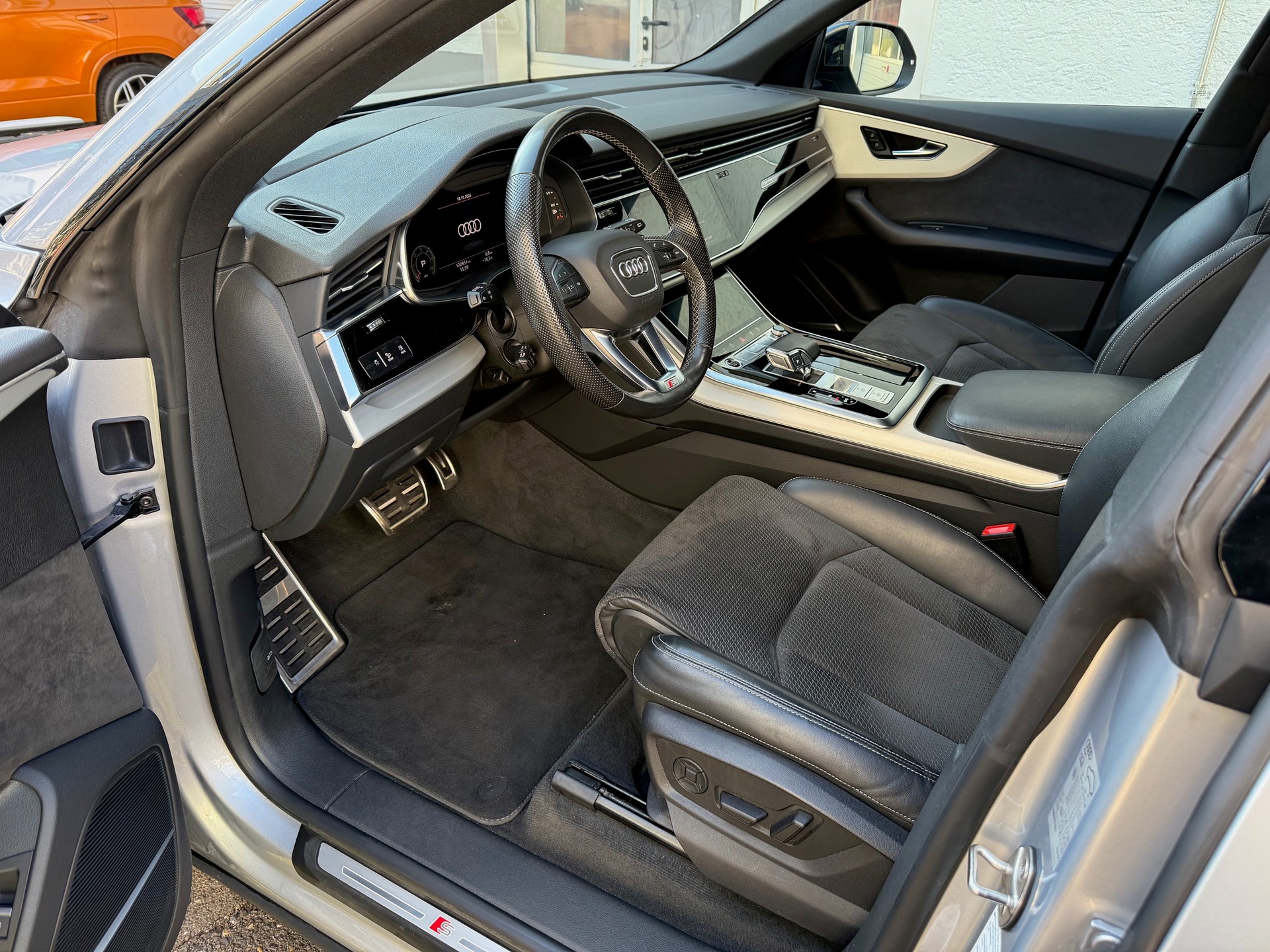 AUDI Q8 50 TDI quattro tiptronic-image-11