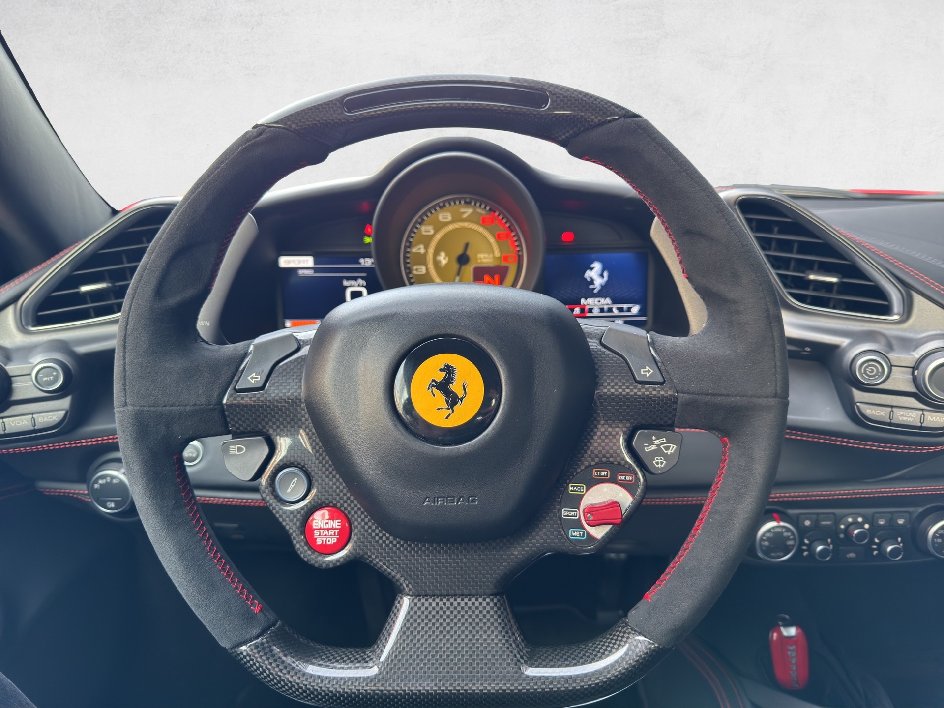 FERRARI 488 Spider 3.9 V8-image-8