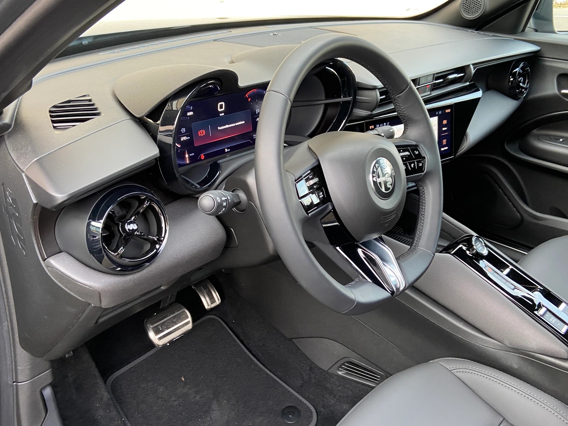 ALFA ROMEO Junior 1.2 48V Hybrid Speciale-image-4