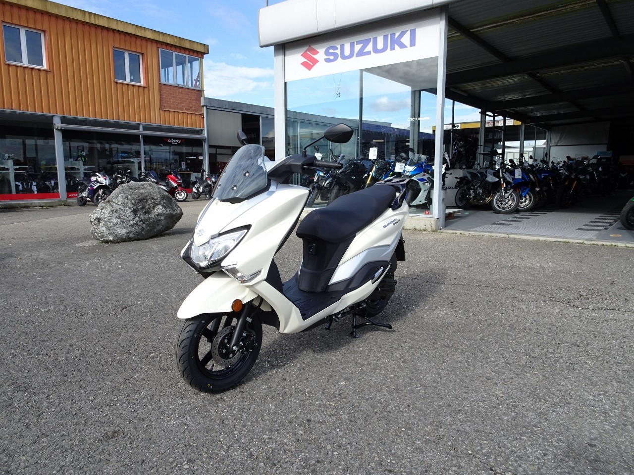 SUZUKI AN 125 EX Burgman Street-image-3
