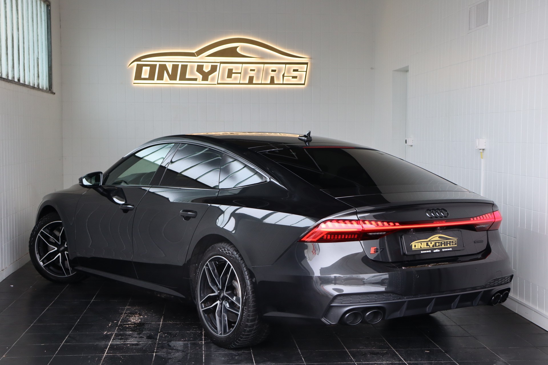 AUDI S7 Sportback TDI quattro S-tronic-image-5