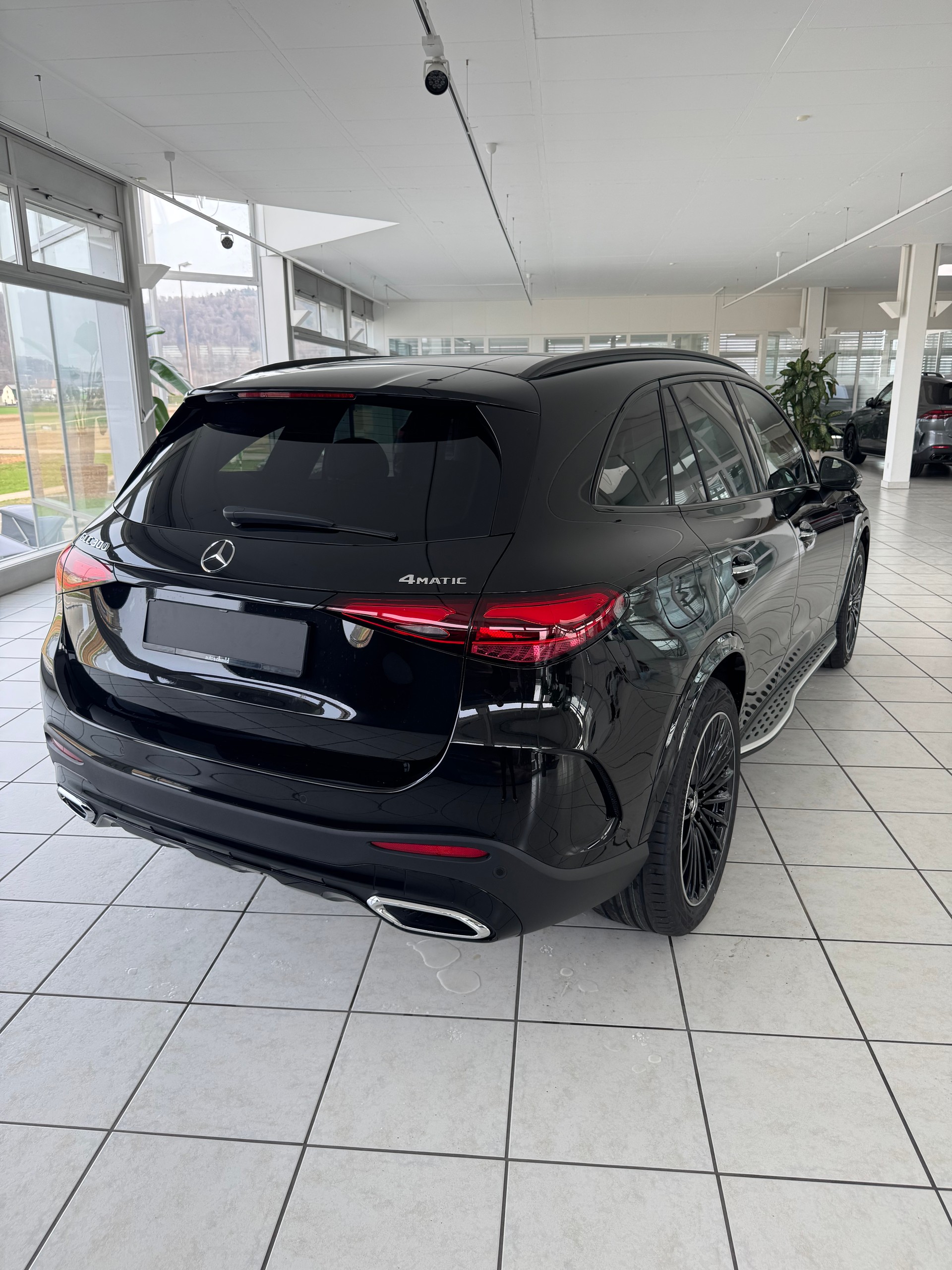 MERCEDES-BENZ GLC 300 4Matic-image-5