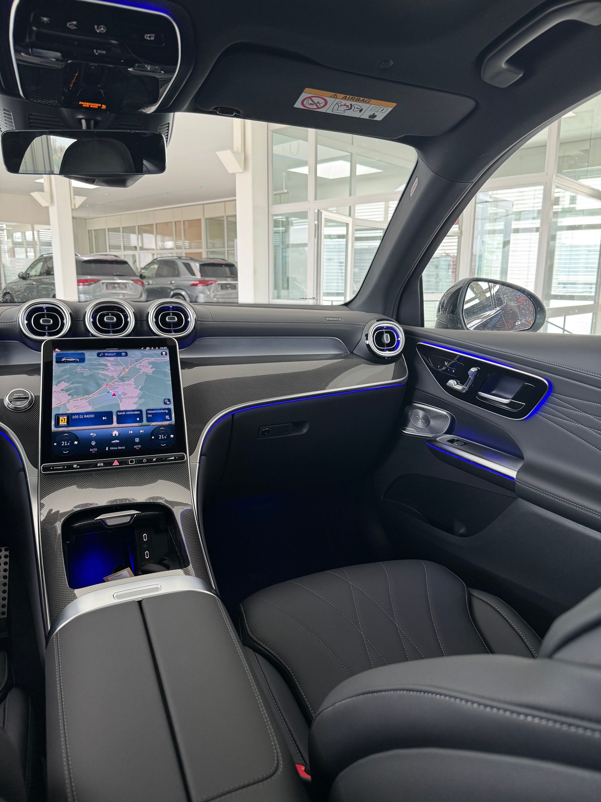 MERCEDES-BENZ GLC 300 4Matic-image-12