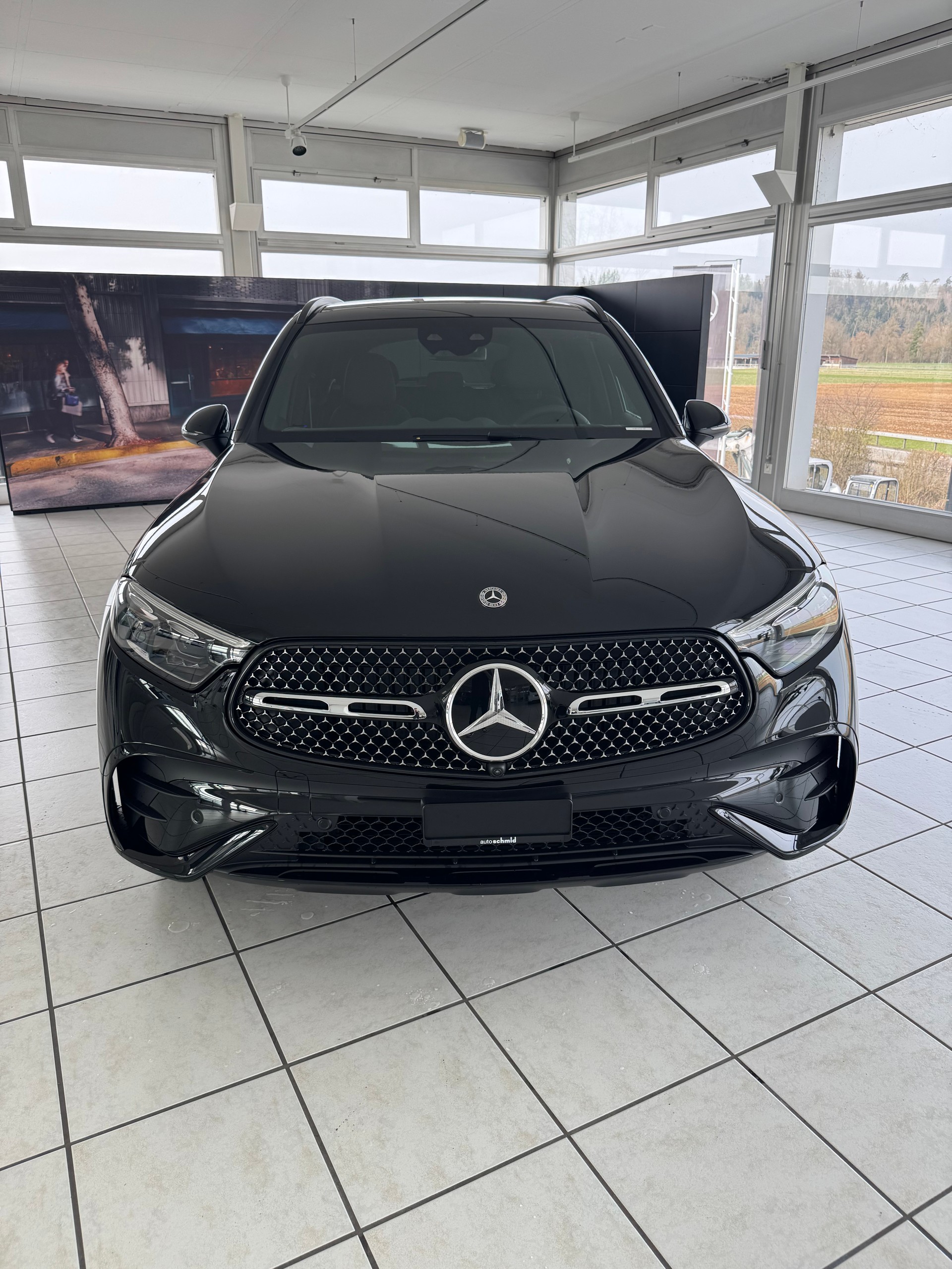 MERCEDES-BENZ GLC 300 4Matic-showroom-element-1
