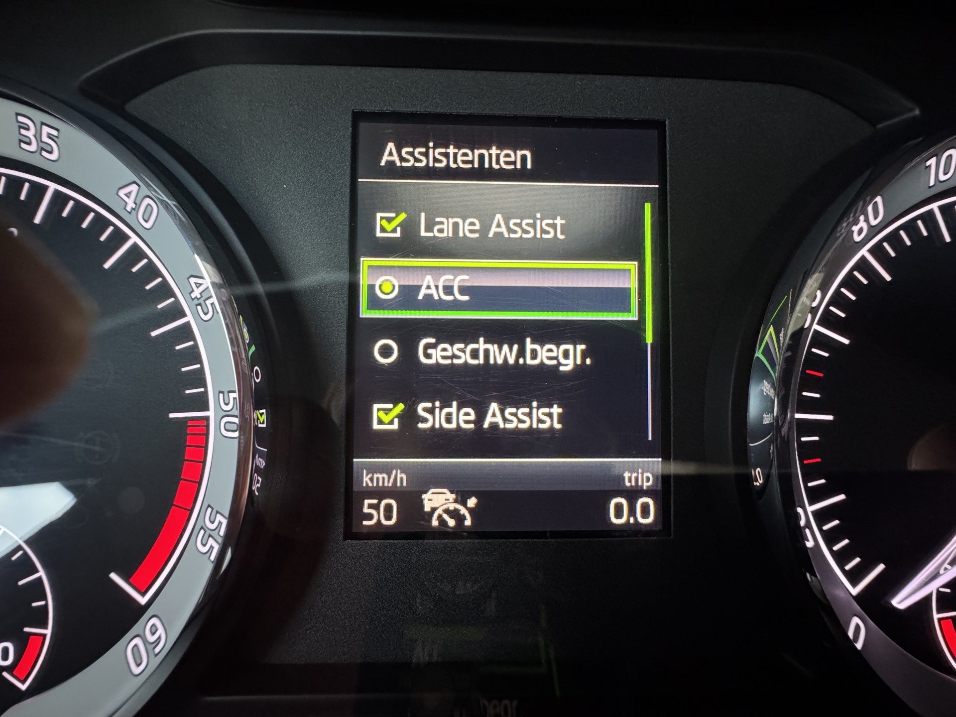 SKODA Karoq 2.0 TDI Ambition 4x4 DSG-image-25