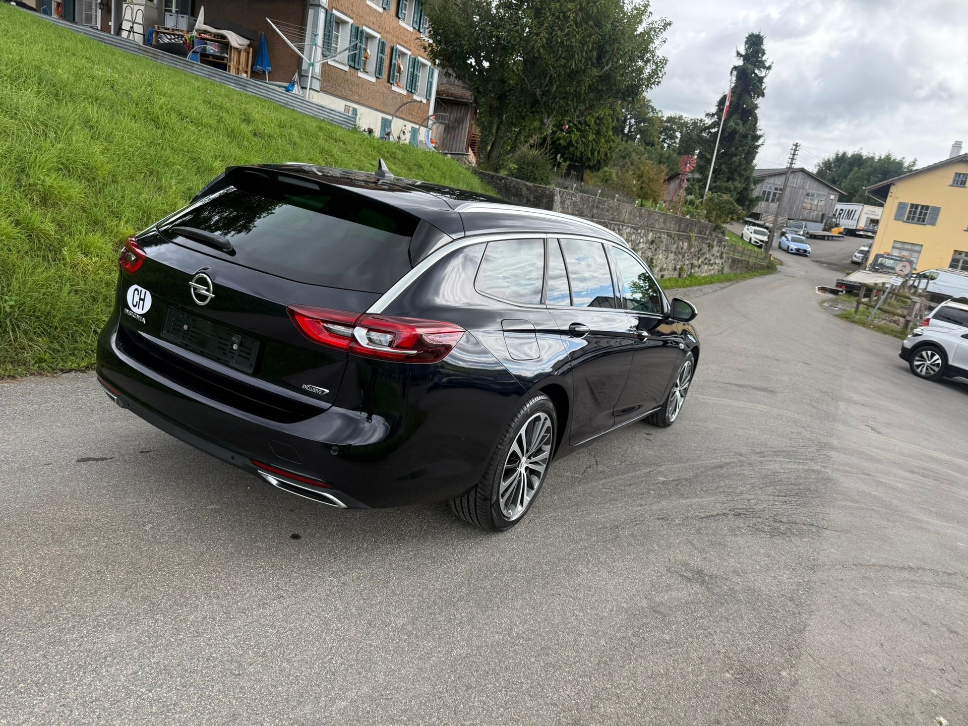 OPEL Insignia 1.6 T Sports Tourer Excellence Automatic-image-2