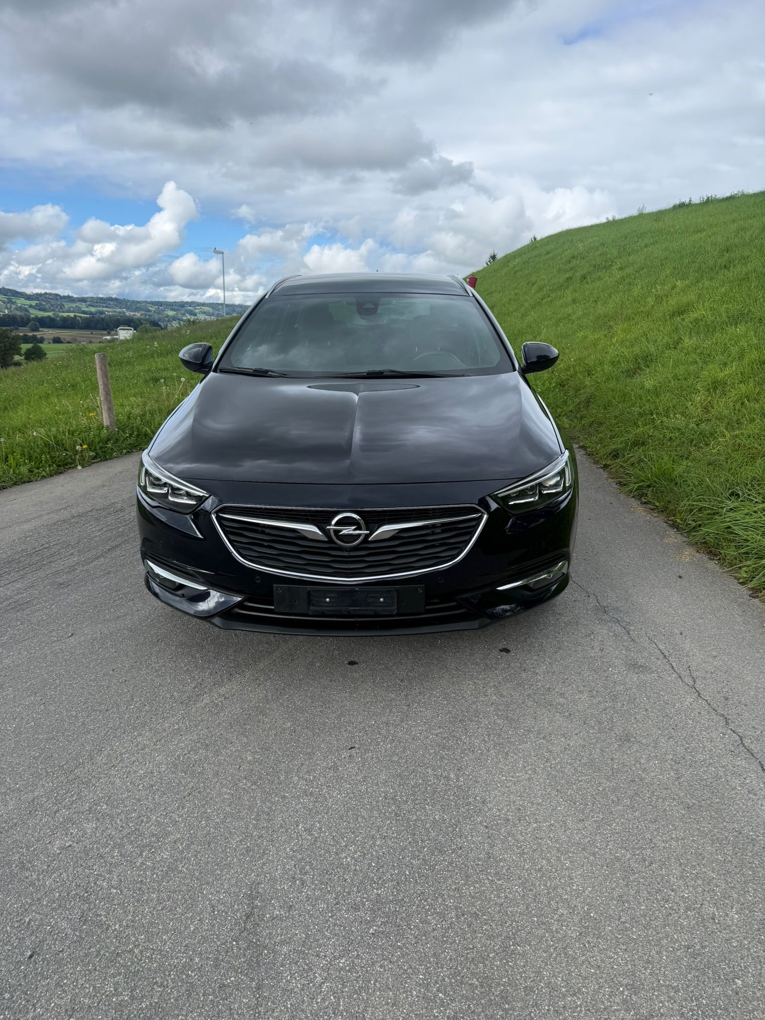OPEL Insignia 1.6 T Sports Tourer Excellence Automatic-image-1