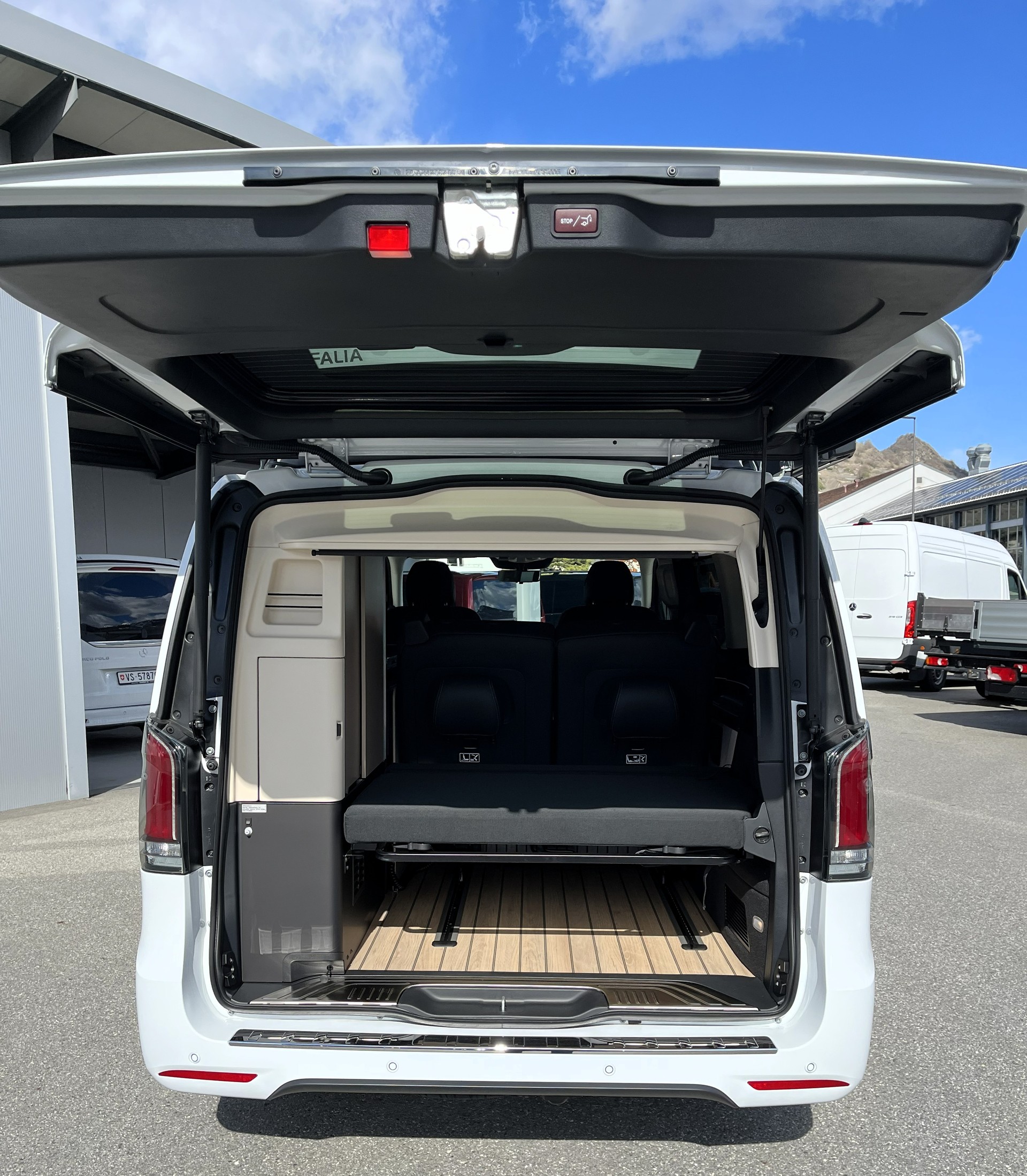 MERCEDES-BENZ Marco Polo 300 d 4M Automat-image-19