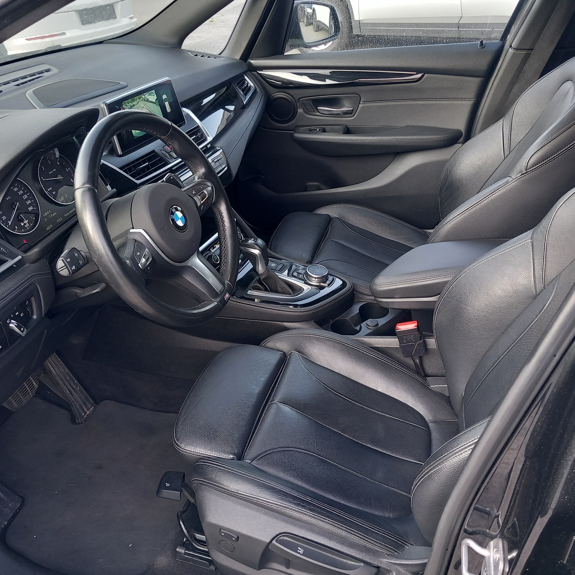 BMW 220d xDrive Active Tourer Luxury Line Steptronic-image-12
