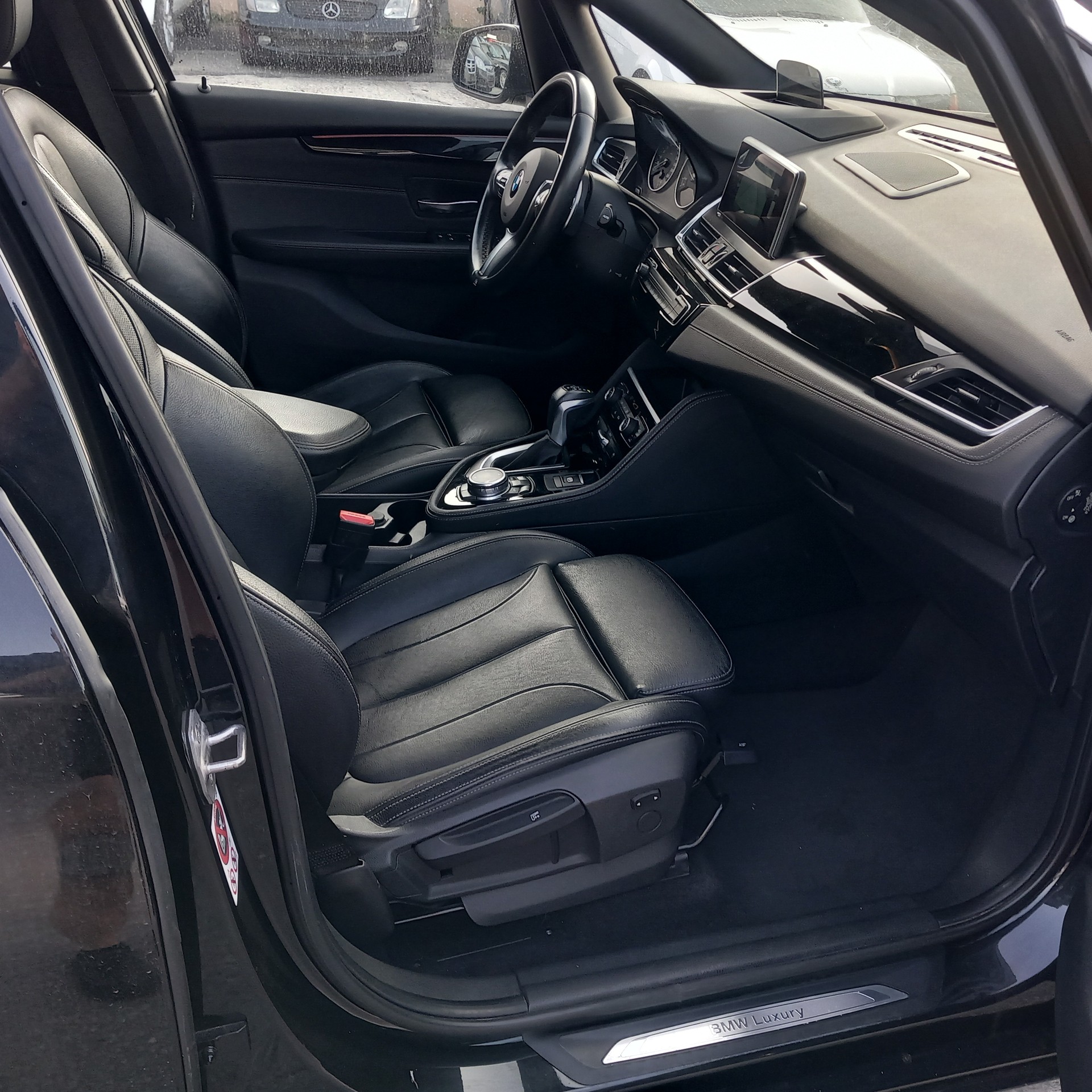 BMW 220d xDrive Active Tourer Luxury Line Steptronic-image-3