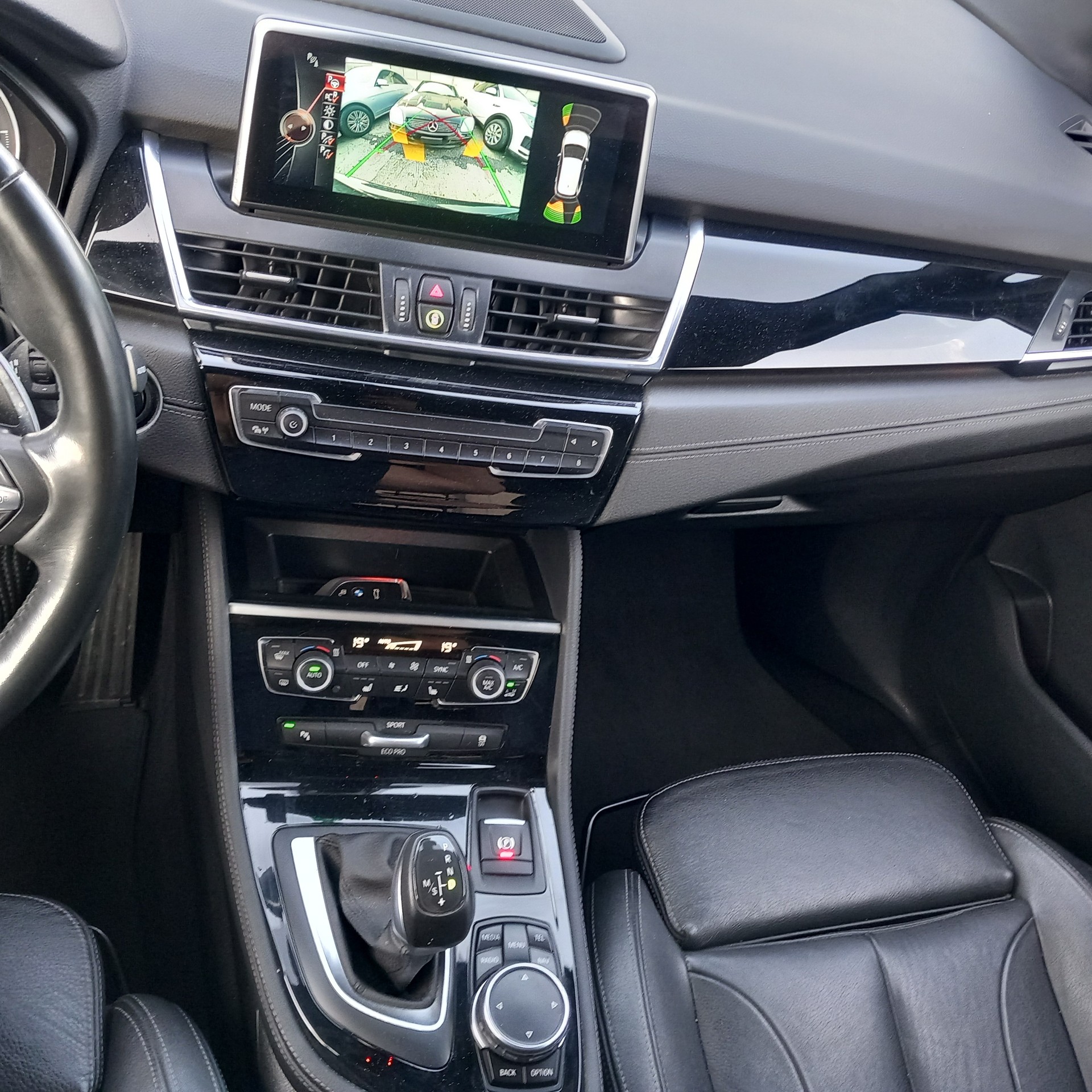 BMW 220d xDrive Active Tourer Luxury Line Steptronic-image-10