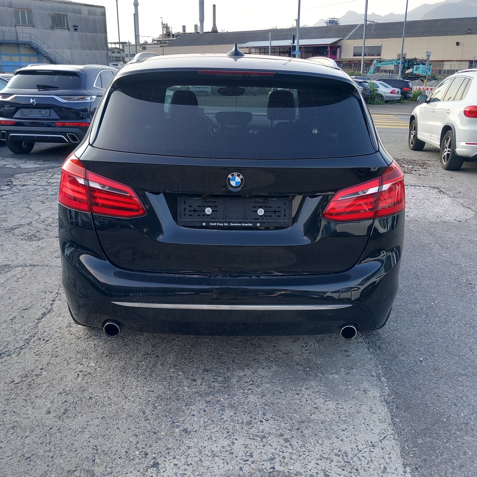 BMW 220d xDrive Active Tourer Luxury Line Steptronic-image-5