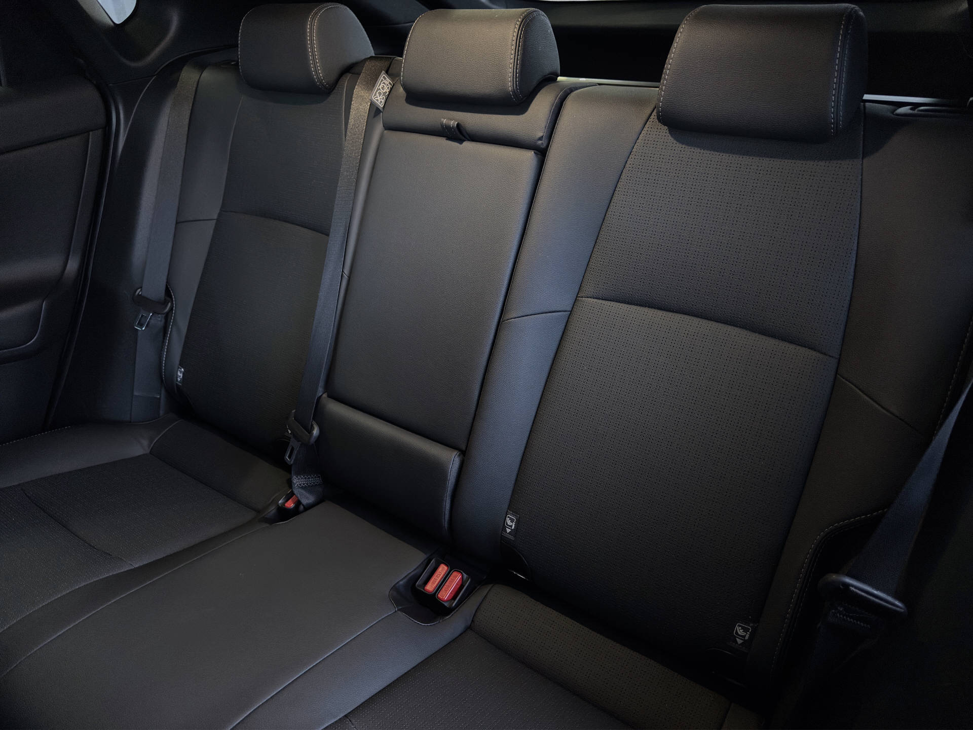 SUBARU Solterra eV Luxury AWD-image-14