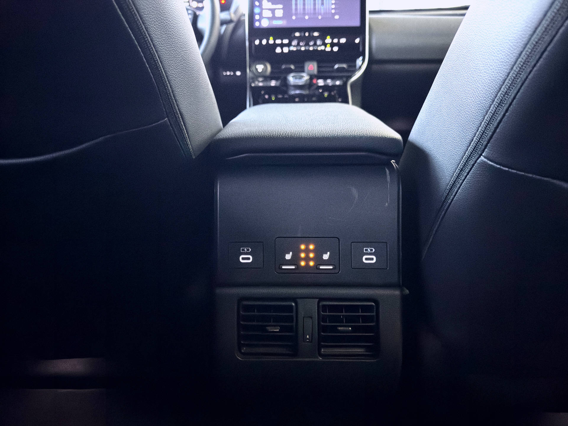 SUBARU Solterra eV Luxury AWD-image-13