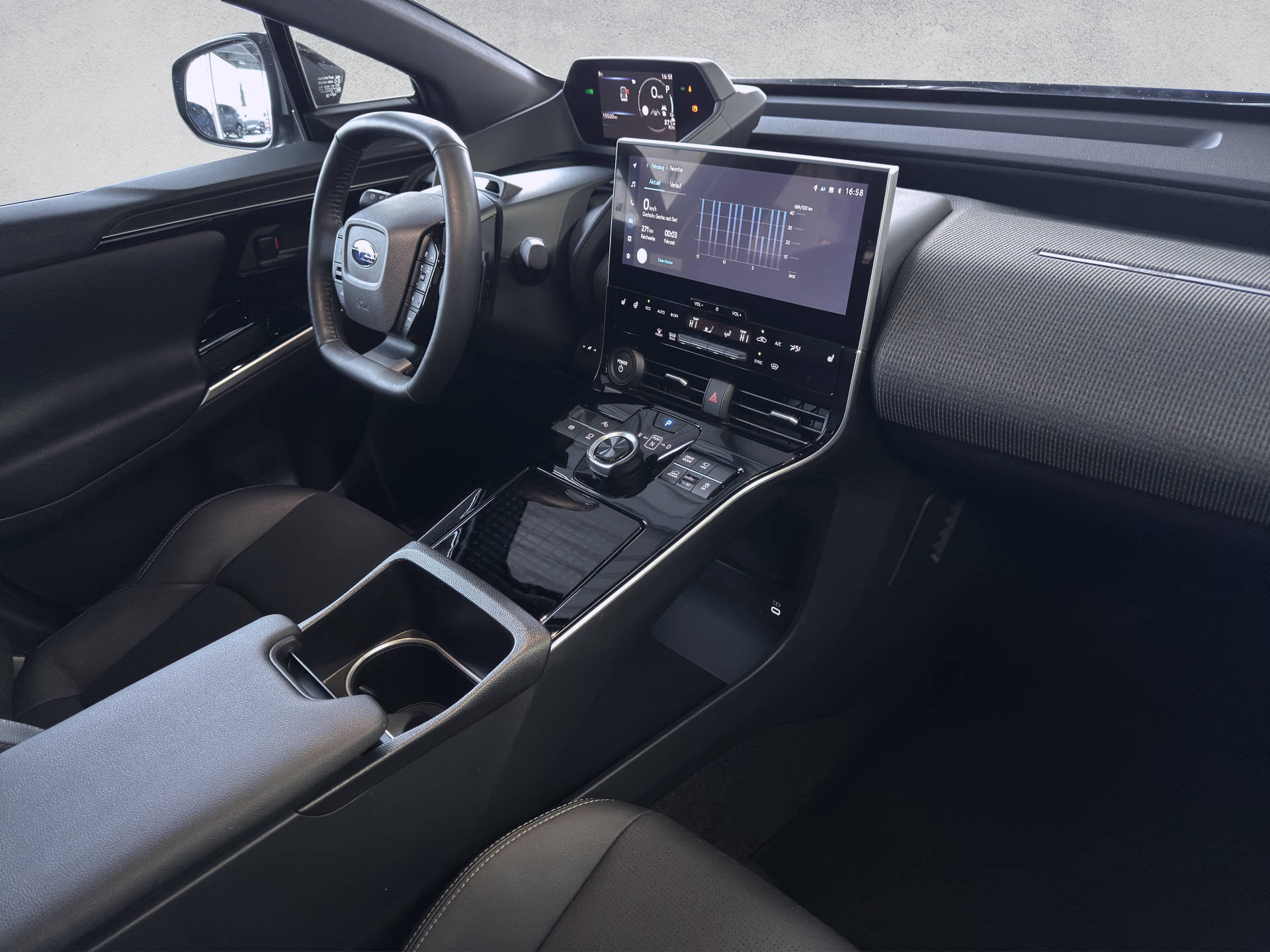 SUBARU Solterra eV Luxury AWD-image-9