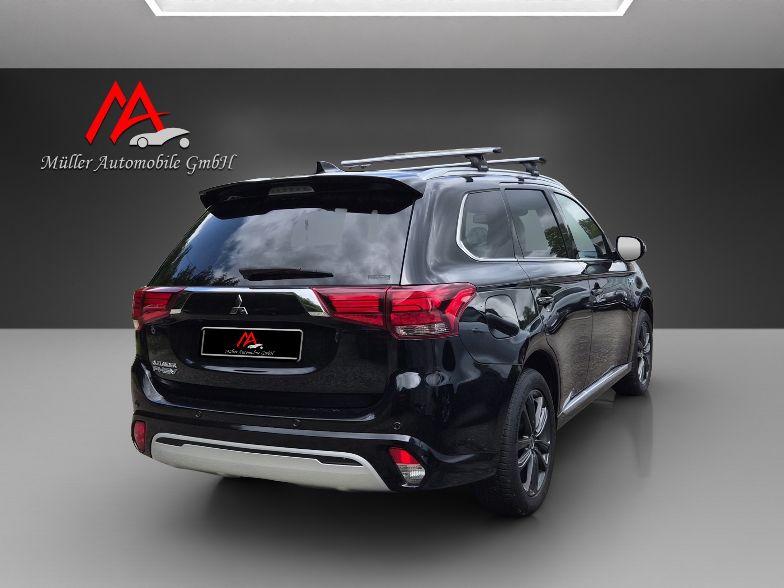 MITSUBISHI Outlander 2.4 PHEV Diamond 4WD Automatic-showroom-element-3
