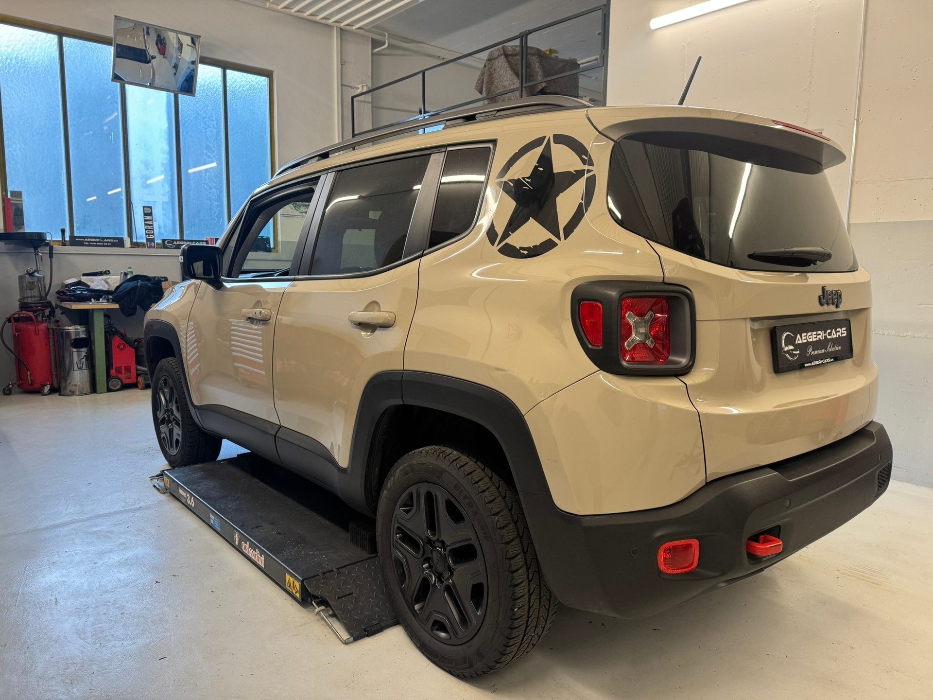 JEEP Renegade 2.0 CRD Trailhawk AWD + Low Range 9ATX-image-5