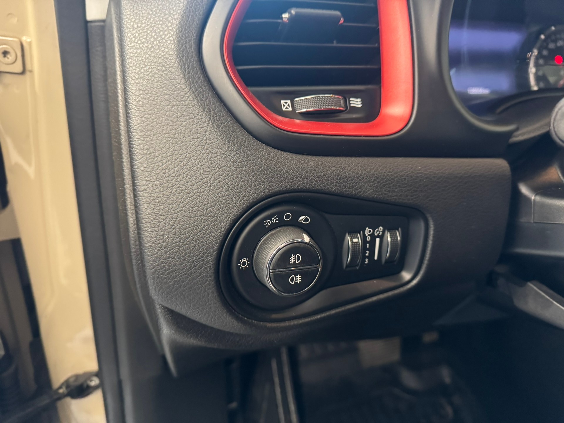 JEEP Renegade 2.0 CRD Trailhawk AWD + Low Range 9ATX-image-13