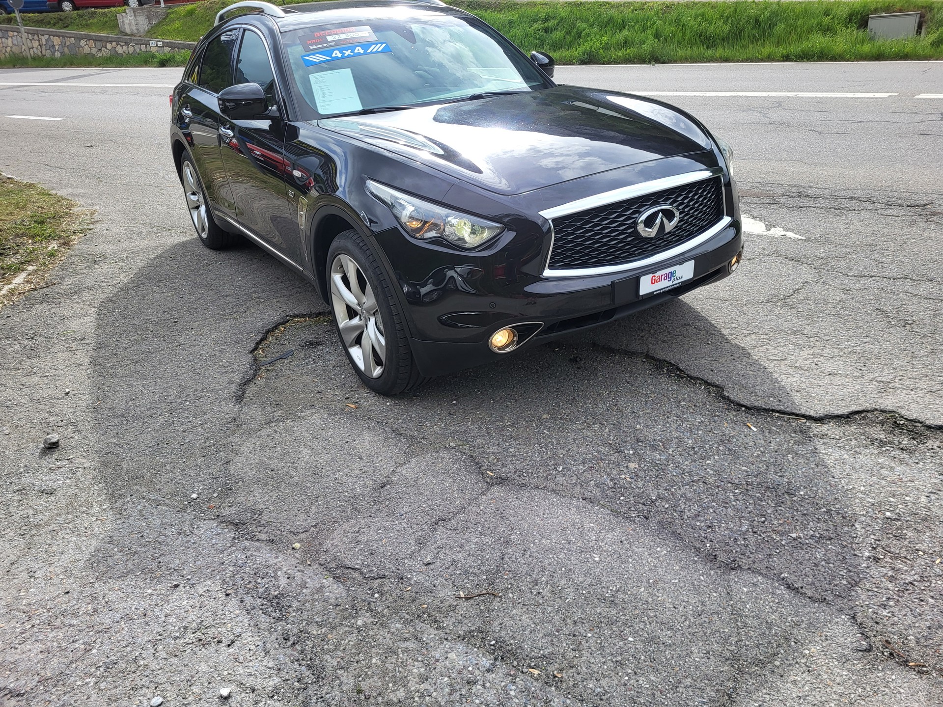 INFINITI QX70 3.7 GT Premium AWD Automatic-image-1