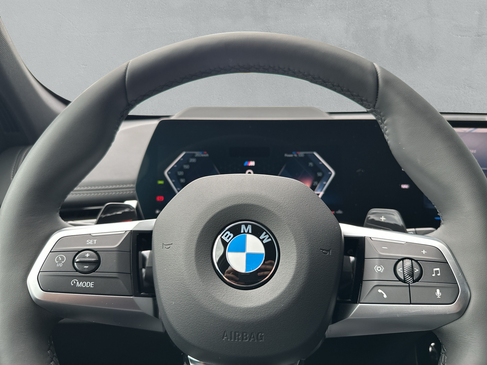 BMW X1 xDrive 23i 48V M Sport Pro **Action de leasing à 1.9%**-image-17