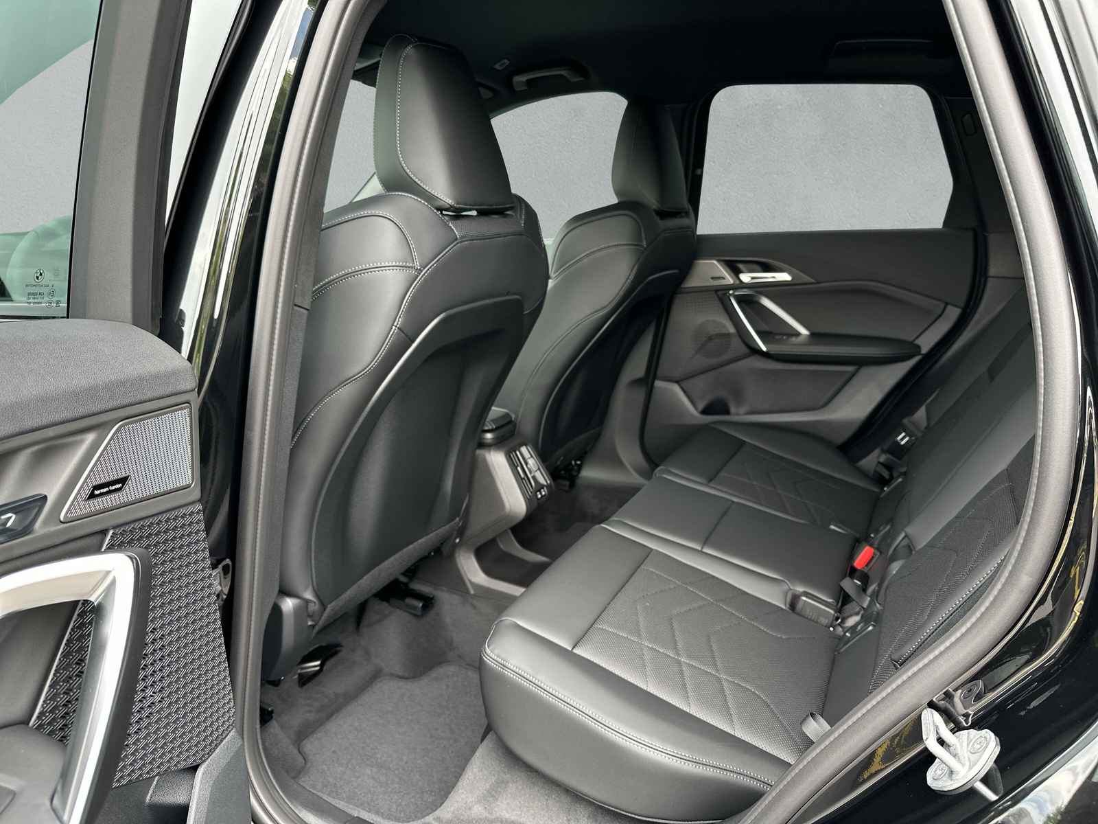 BMW X1 xDrive 23i 48V M Sport Pro **Action de leasing à 1.9%**-image-11