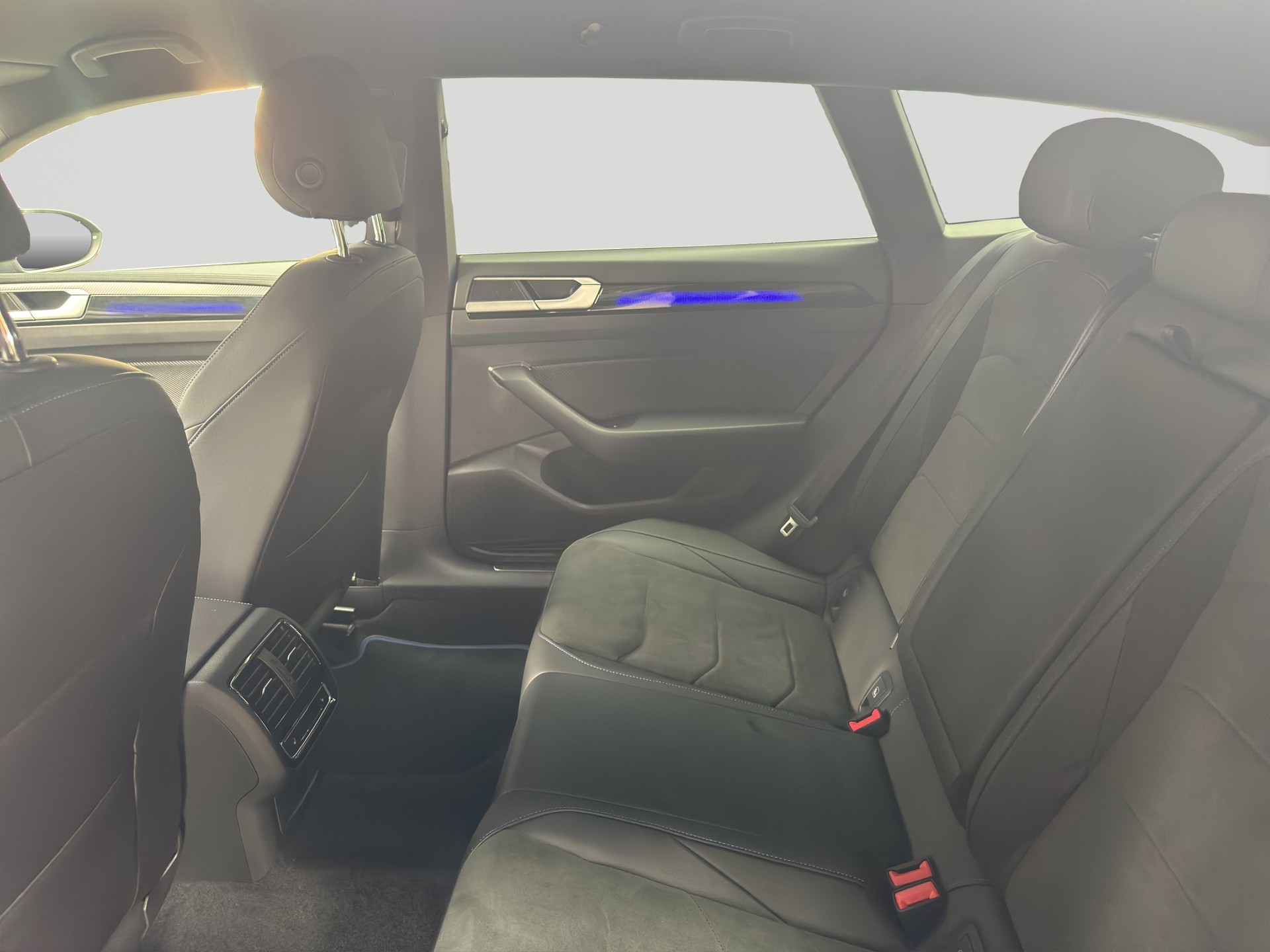 VW Arteon R SB 2.0 TSI 4Motion DSG-image-9