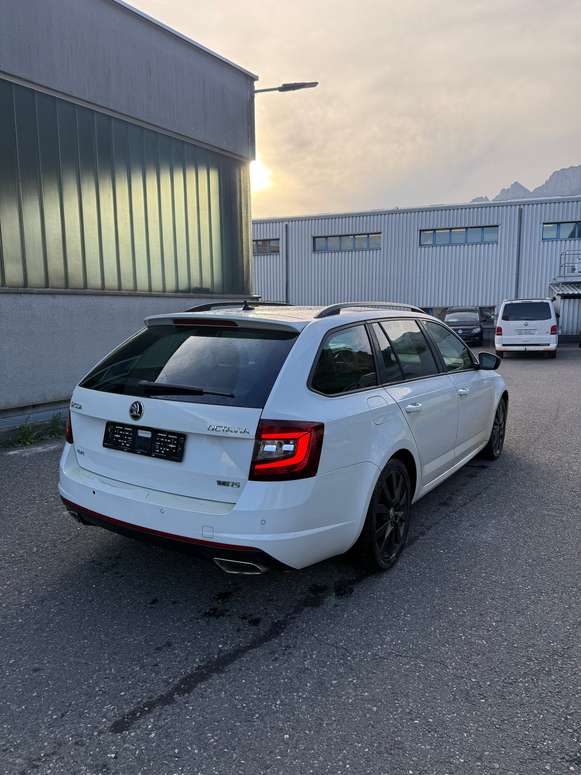 SKODA Octavia Combi 2.0 TDI RS Prag 4x4 DSG-image-14