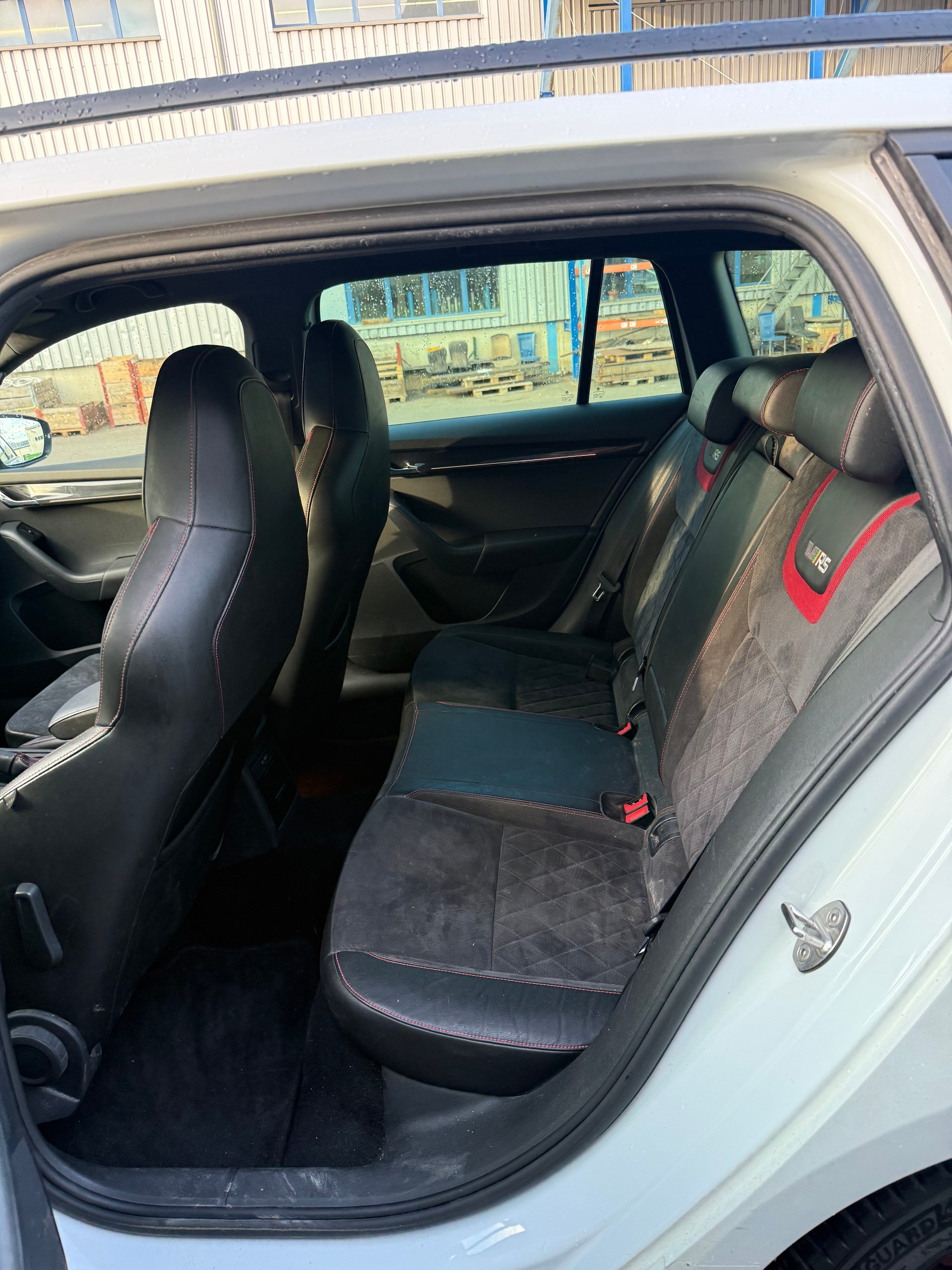 SKODA Octavia Combi 2.0 TDI RS Prag 4x4 DSG-image-7