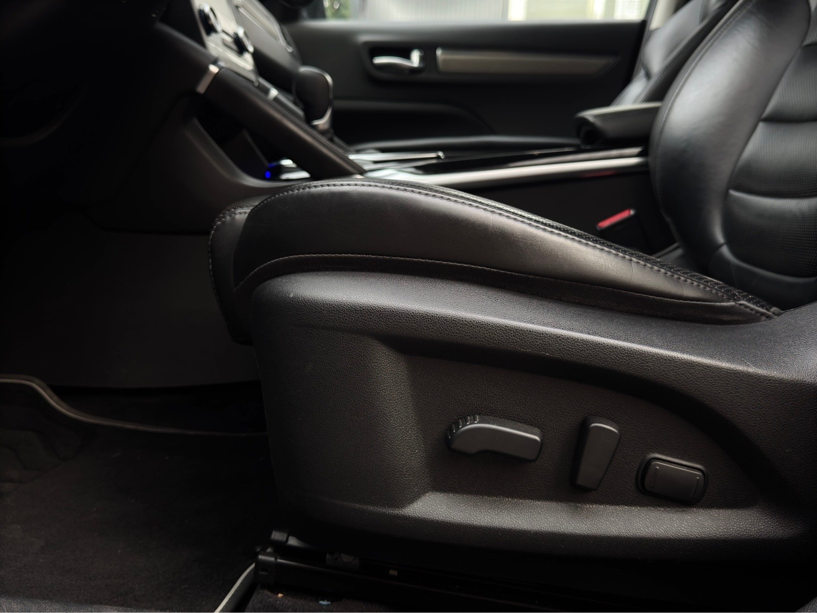 RENAULT Koleos 2.0 dCi Initiale Paris 4x4 Xtronic CVT-image-18