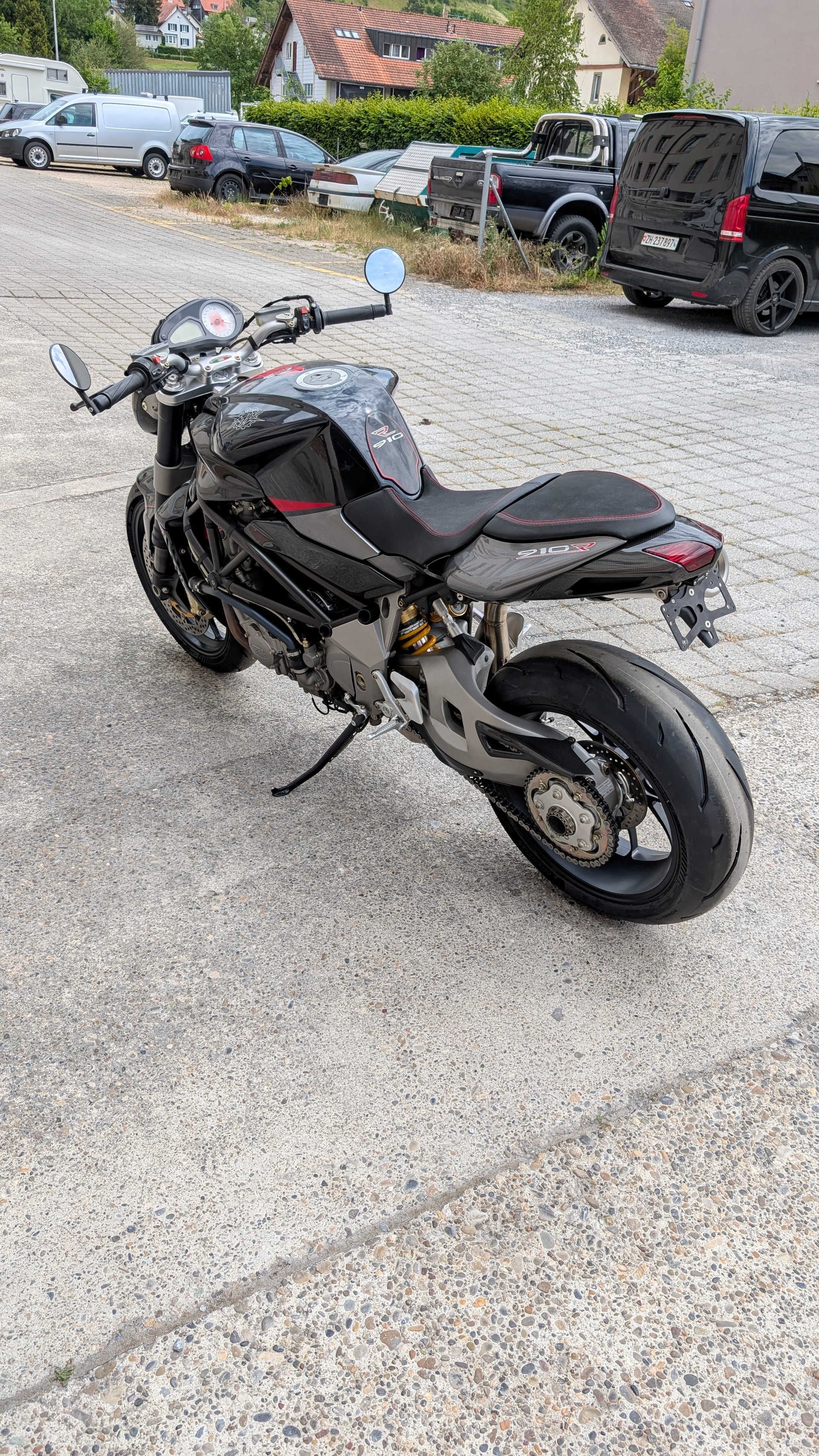 MV AGUSTA B4 Brutale 910 R-image-4