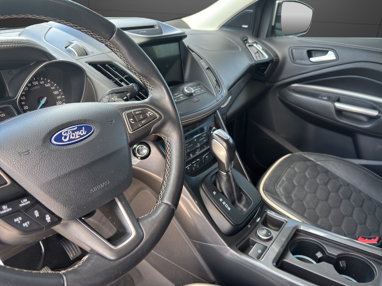 FORD Kuga 1.5 SCTi Vignale 4WD Automatic-image-4