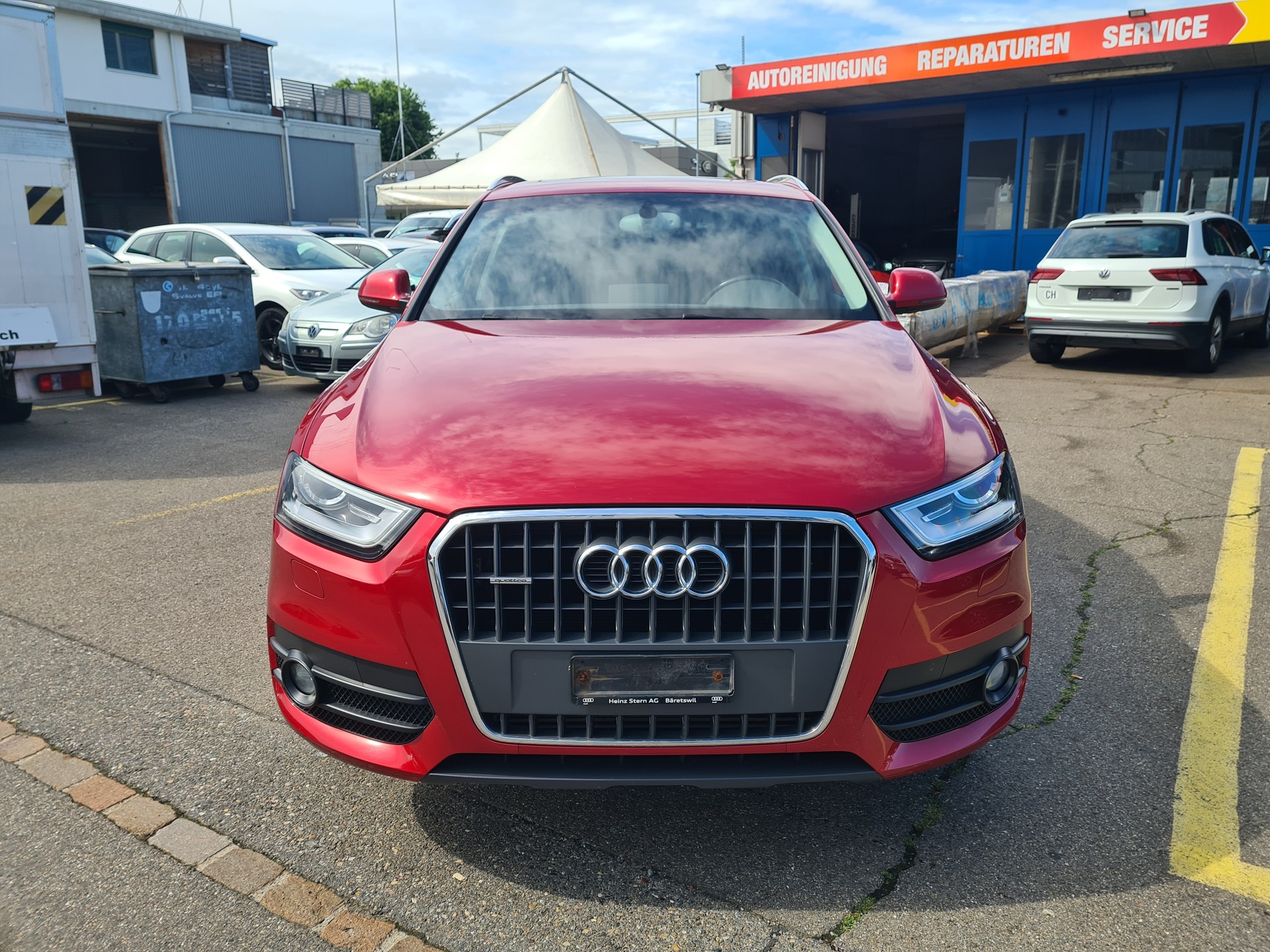 AUDI Q3 2.0 TDI quattro-showroom-element-1