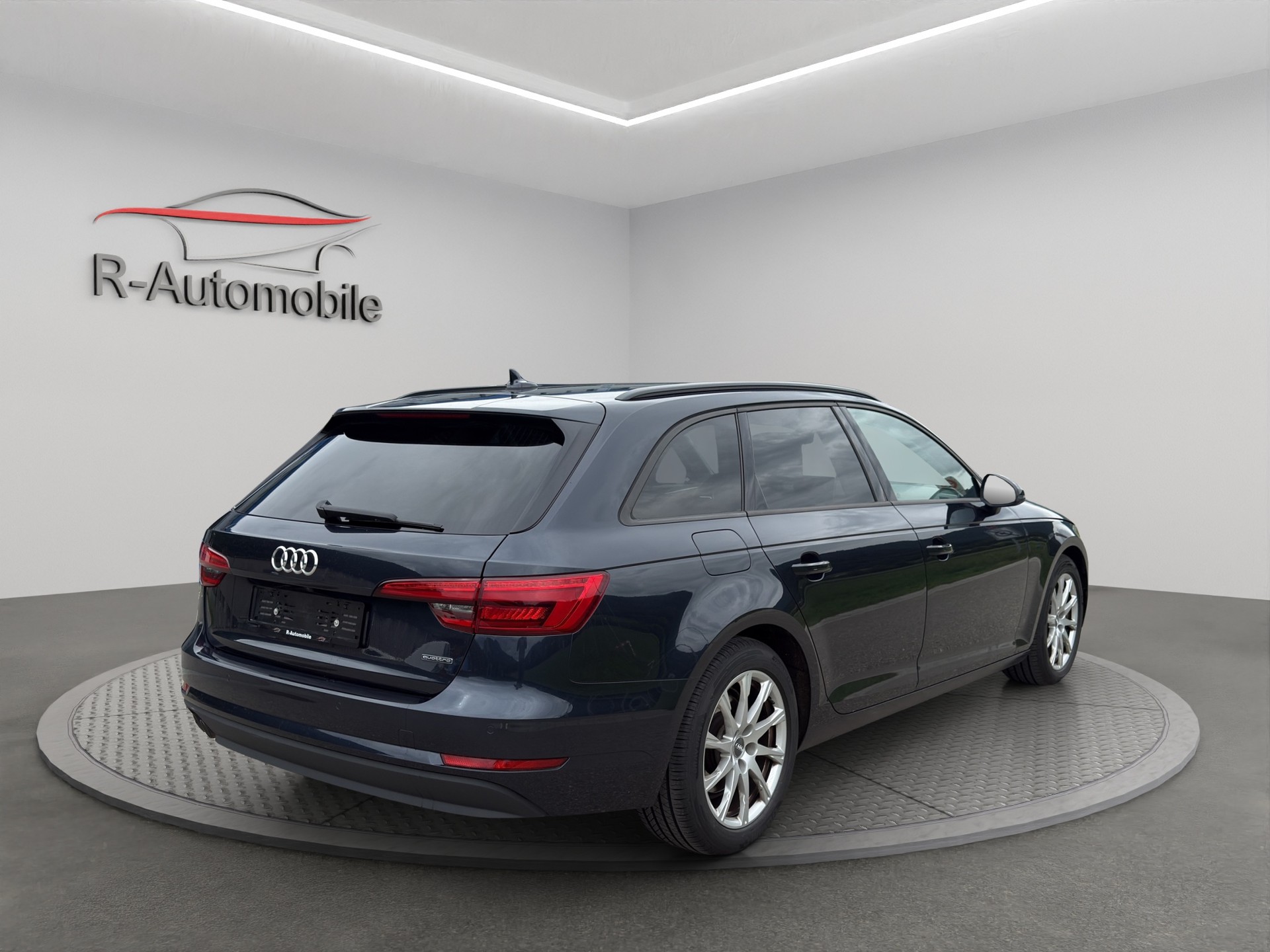 AUDI A4 Avant 2.0 TDI Design quattro S-tronic-image-4