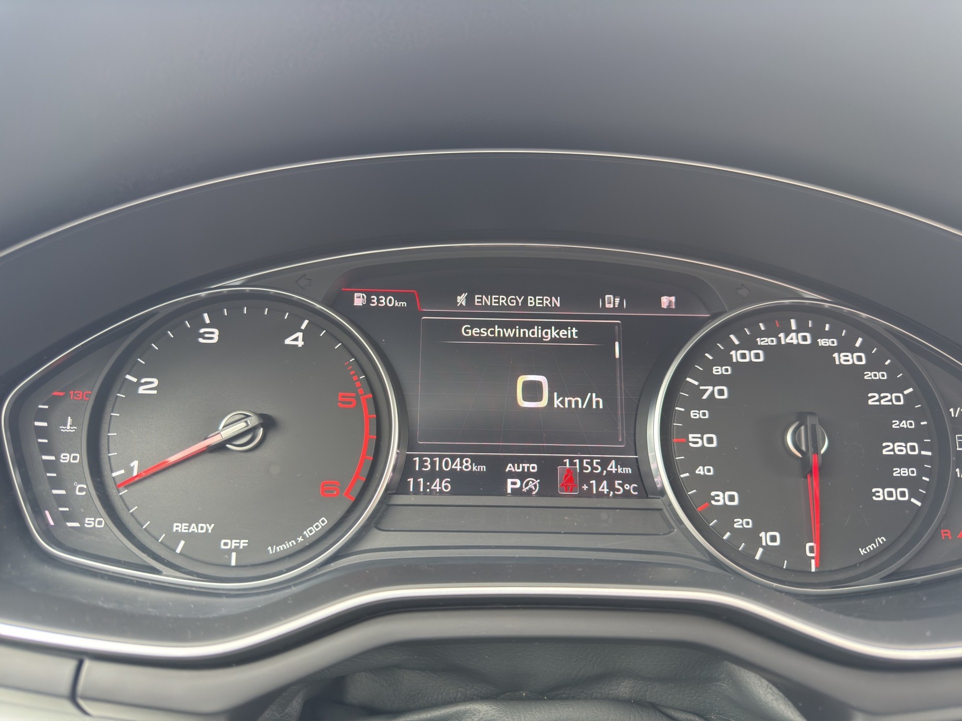 AUDI A4 Avant 2.0 TDI Design quattro S-tronic-image-10
