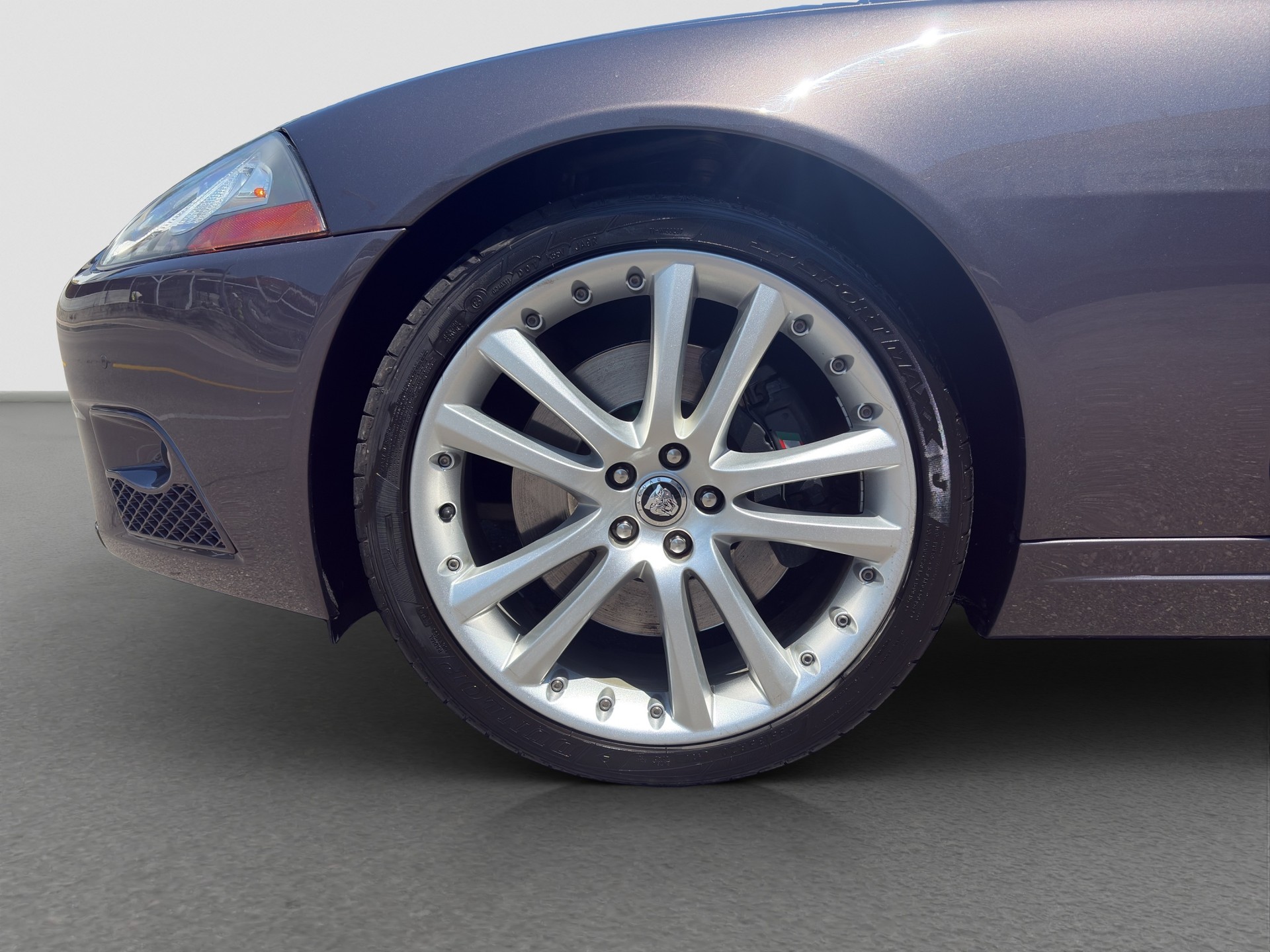 JAGUAR XKR 4.2 V8 SC Automatic-showroom-element-2