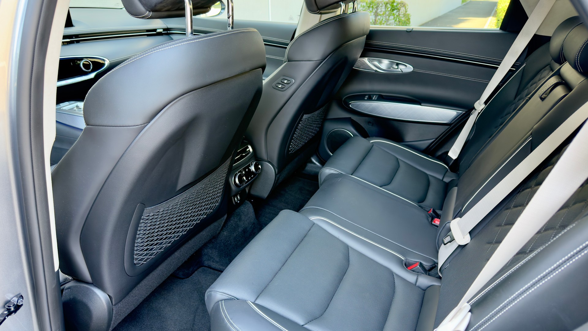 GENESIS Dual Motor Sport AWD-image-5